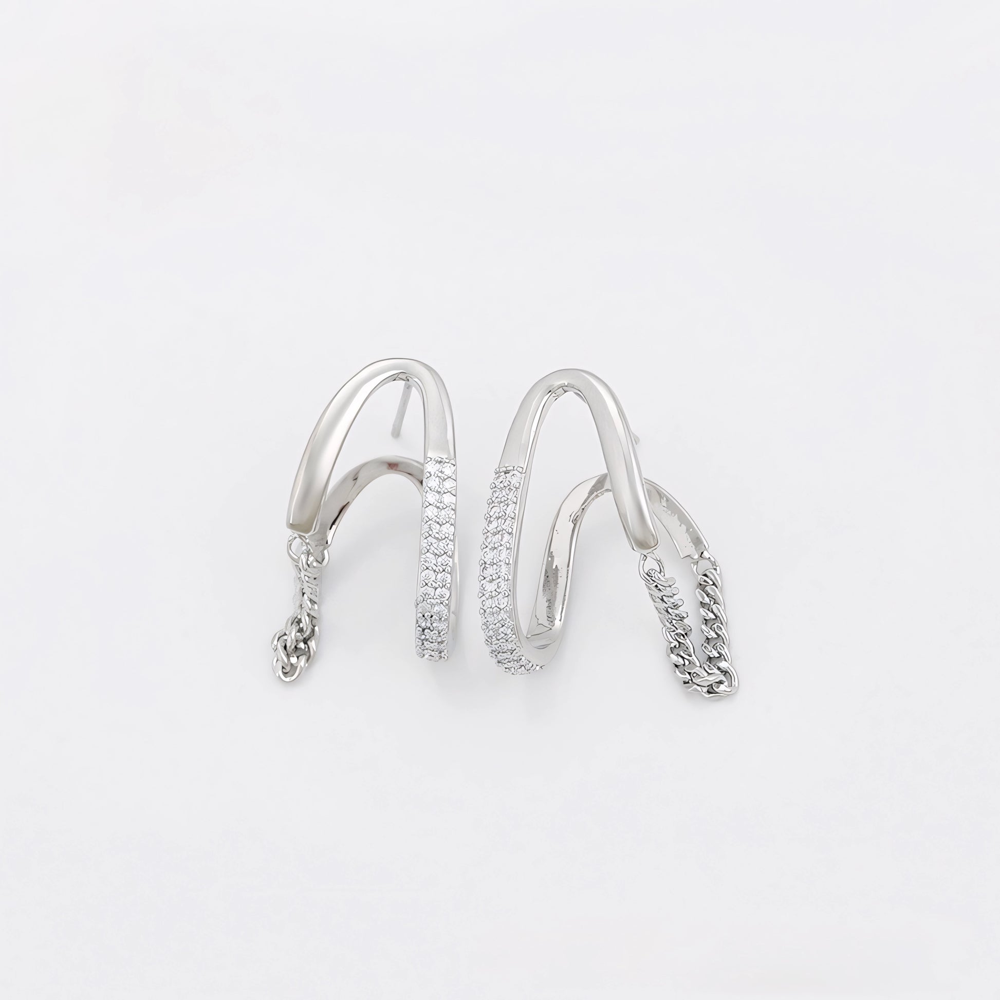 Arete con Cadena Plateada Chapado en Platino