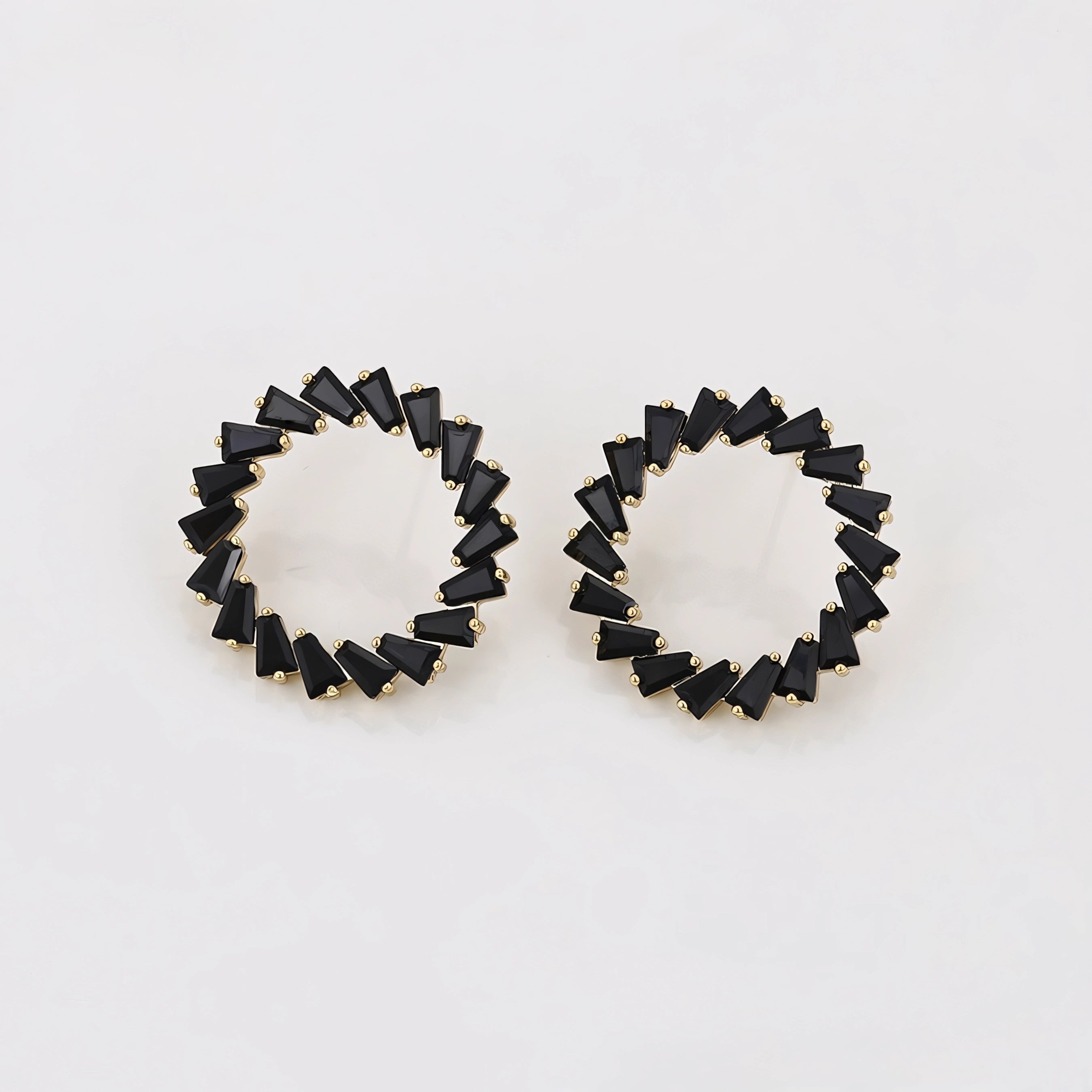 Aretes Circulares Negros Oro Laminado 14K
