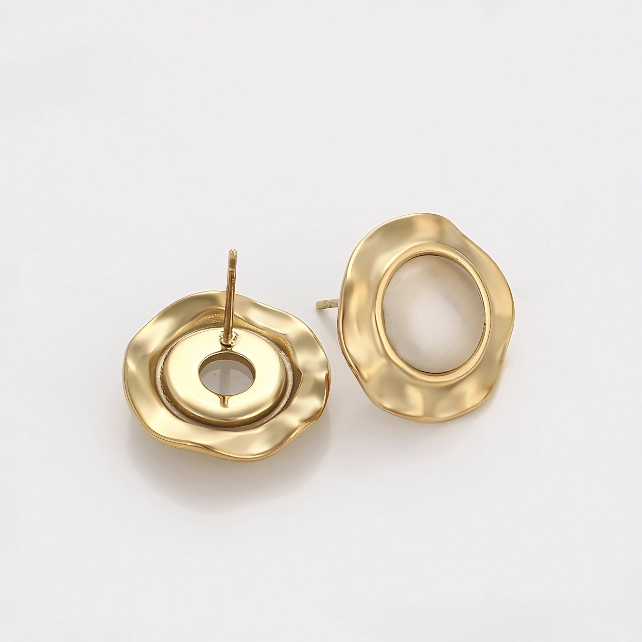 Aretes con Perla Sintética en Acero Inoxidable 14K