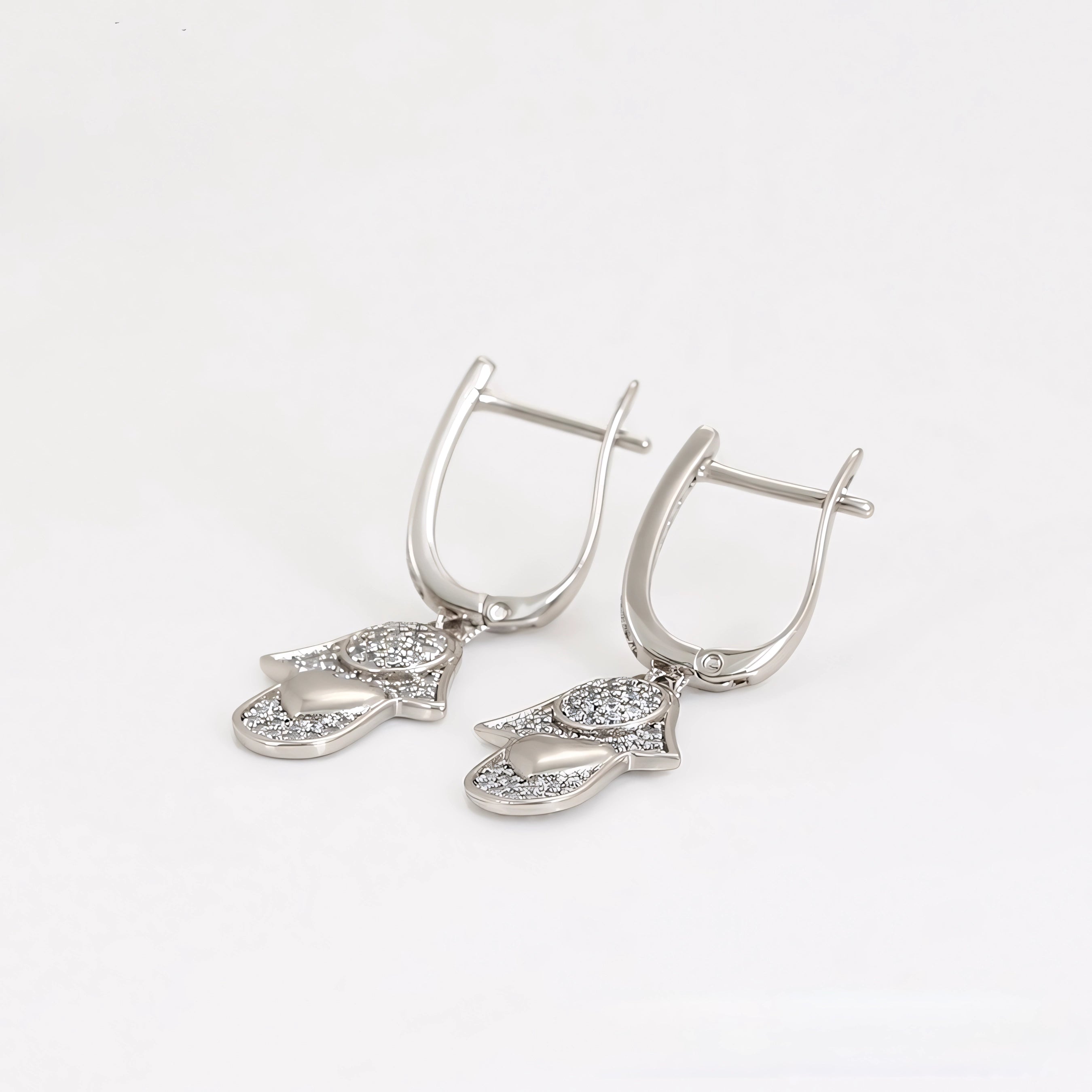 Aretes Mano de Fátima Chapado en Platino con Zirconias