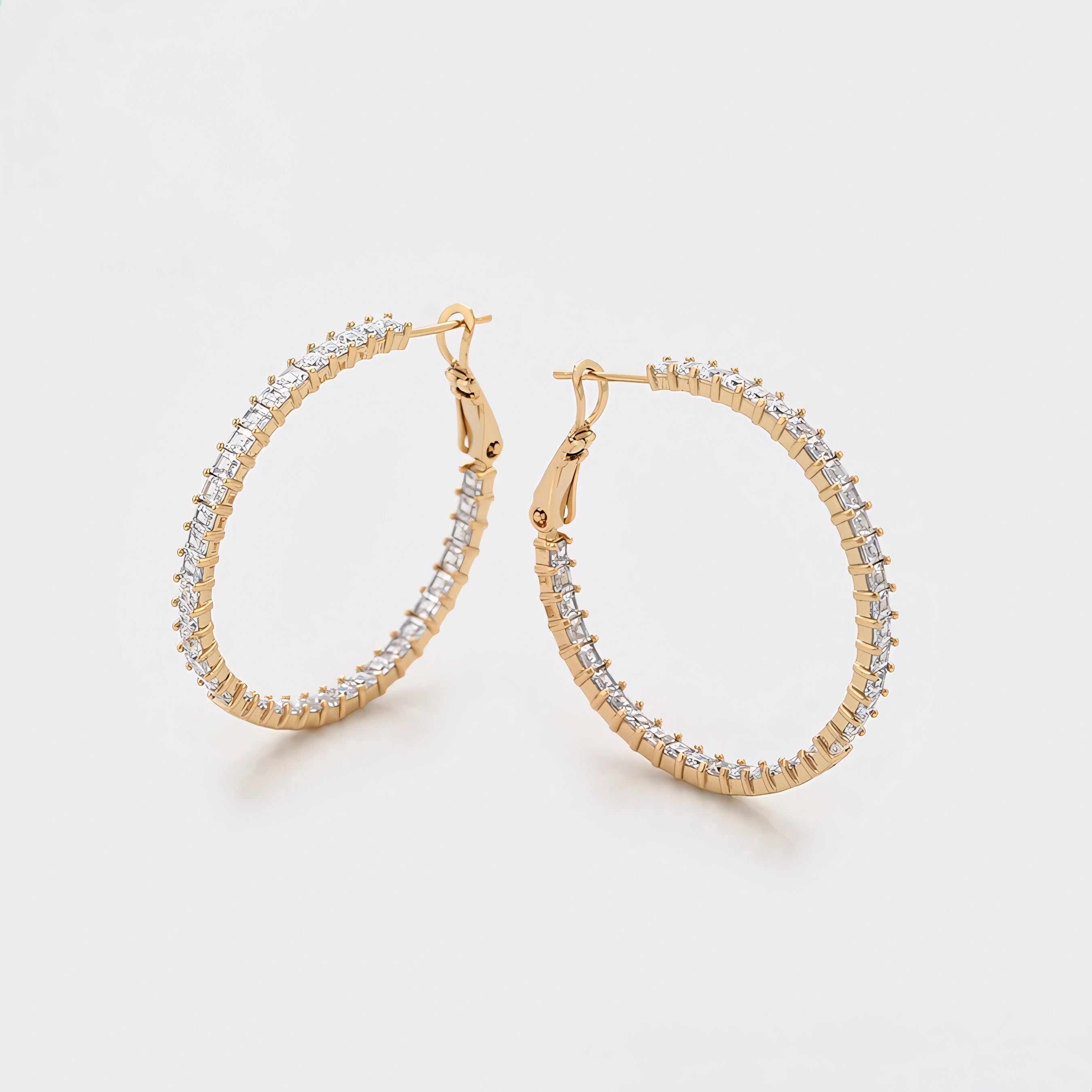 Arracada Deluxe con Zirconias Oro Laminado 18K