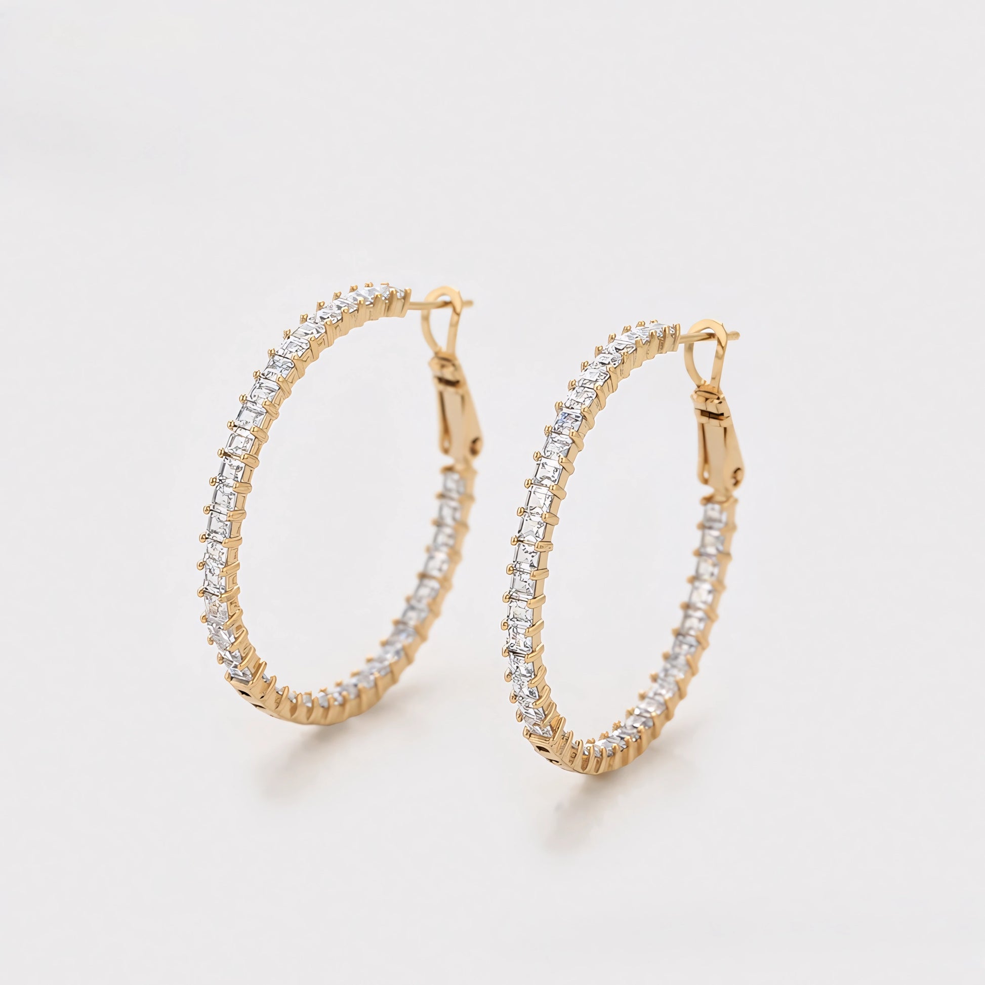 Arracada Deluxe con Zirconias Oro Laminado 18K