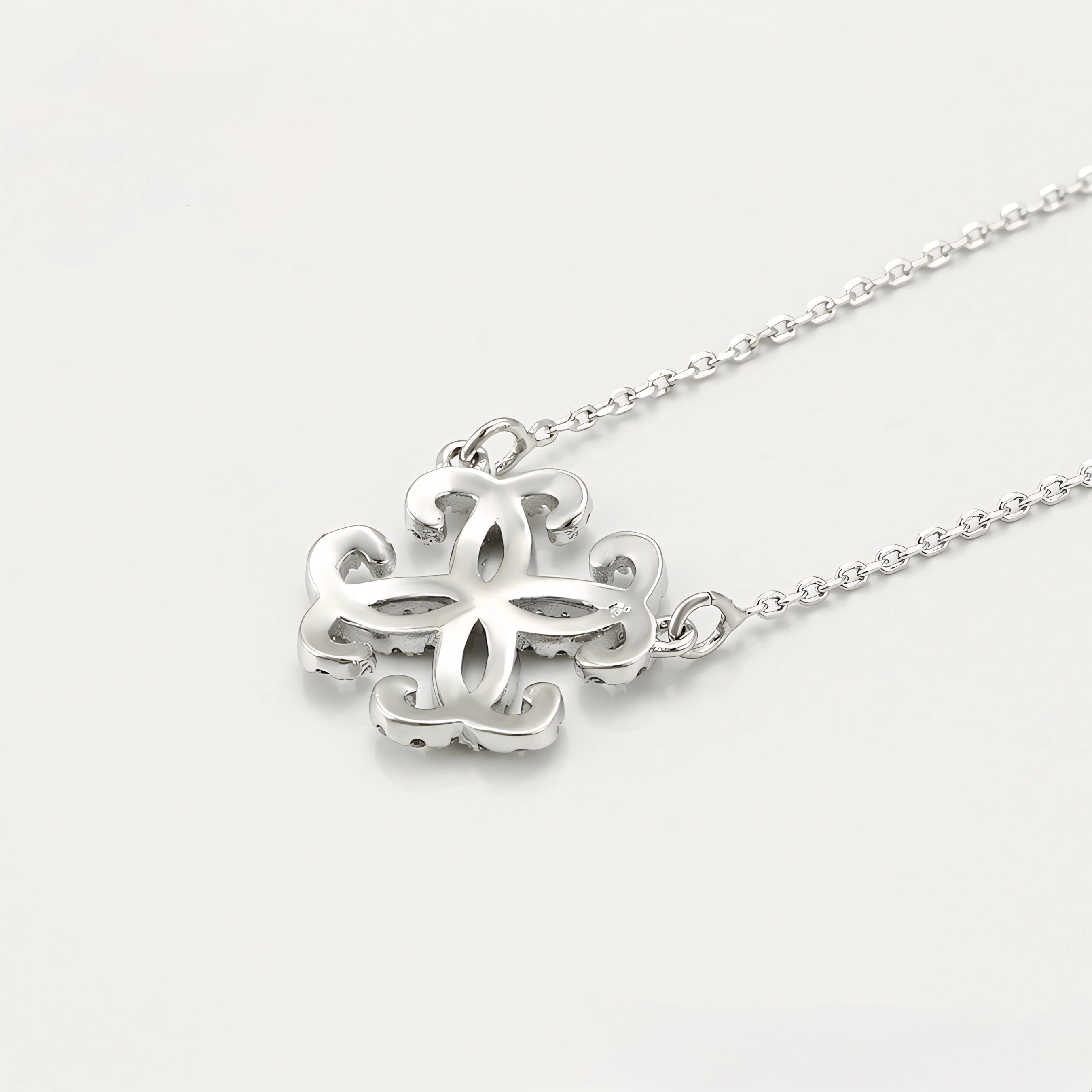 Collar Elegante Con Zirconia Chapado En Platino