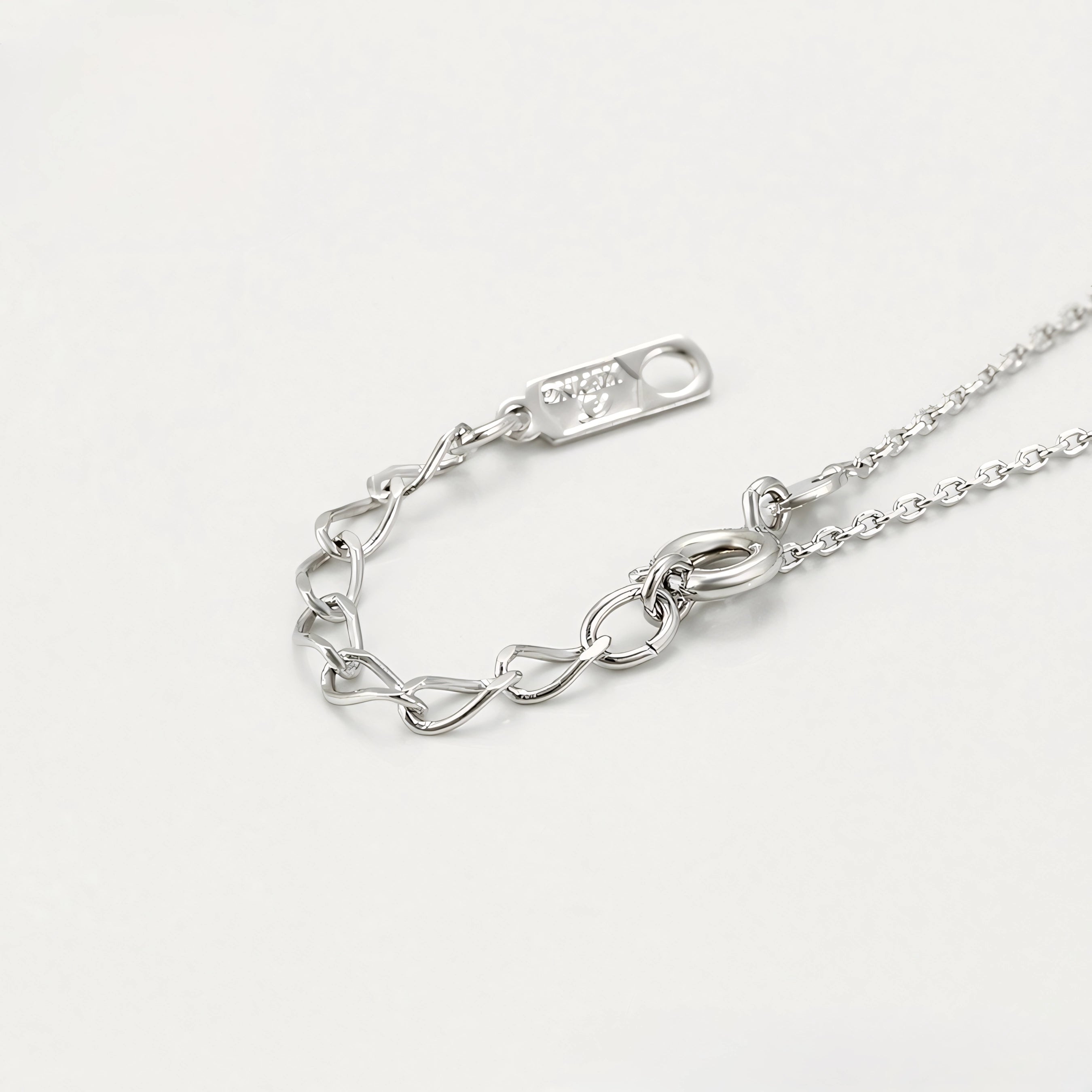 Collar Elegante Con Zirconia Chapado En Platino