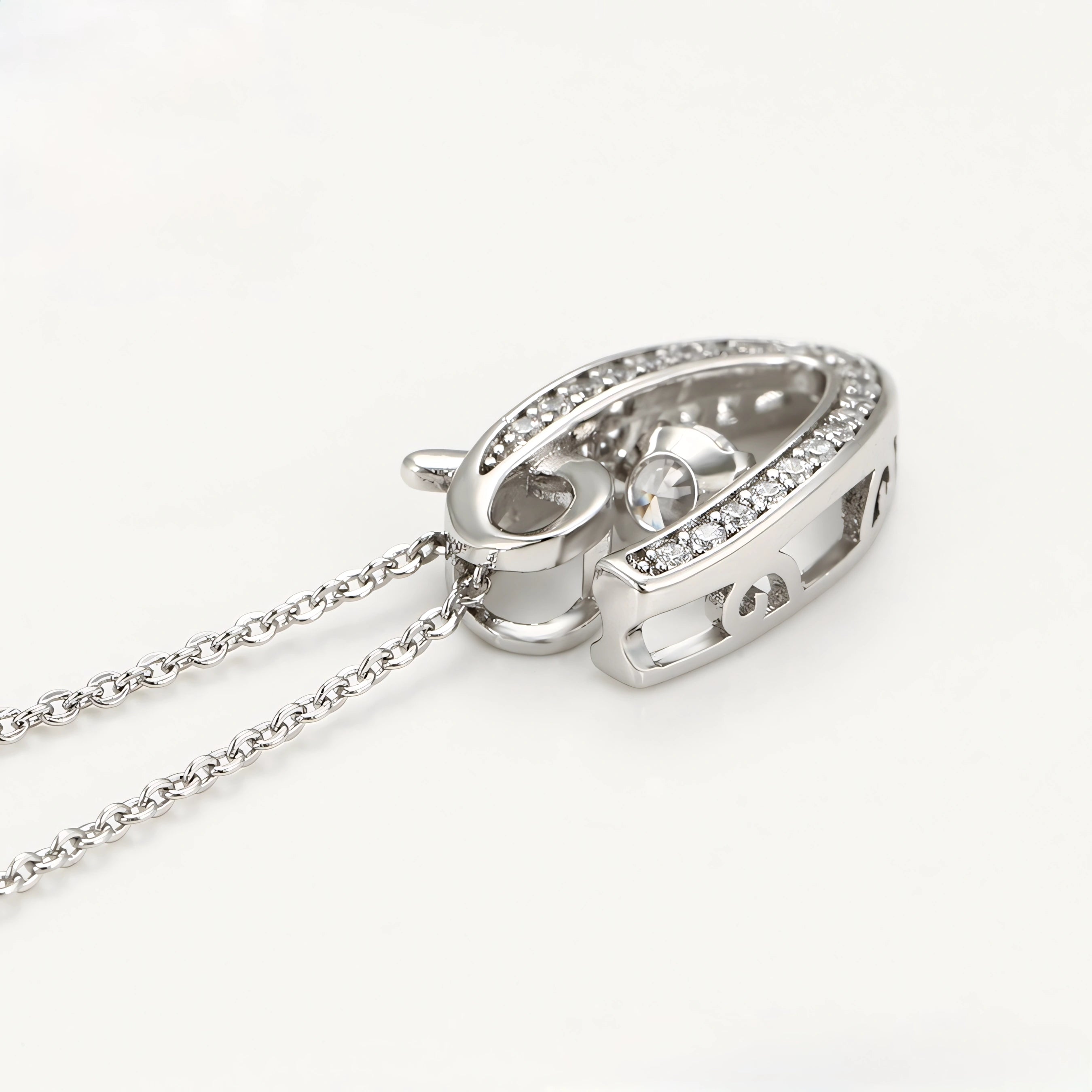 Collar En V Elegante Con Zirconia Chapado En Platino