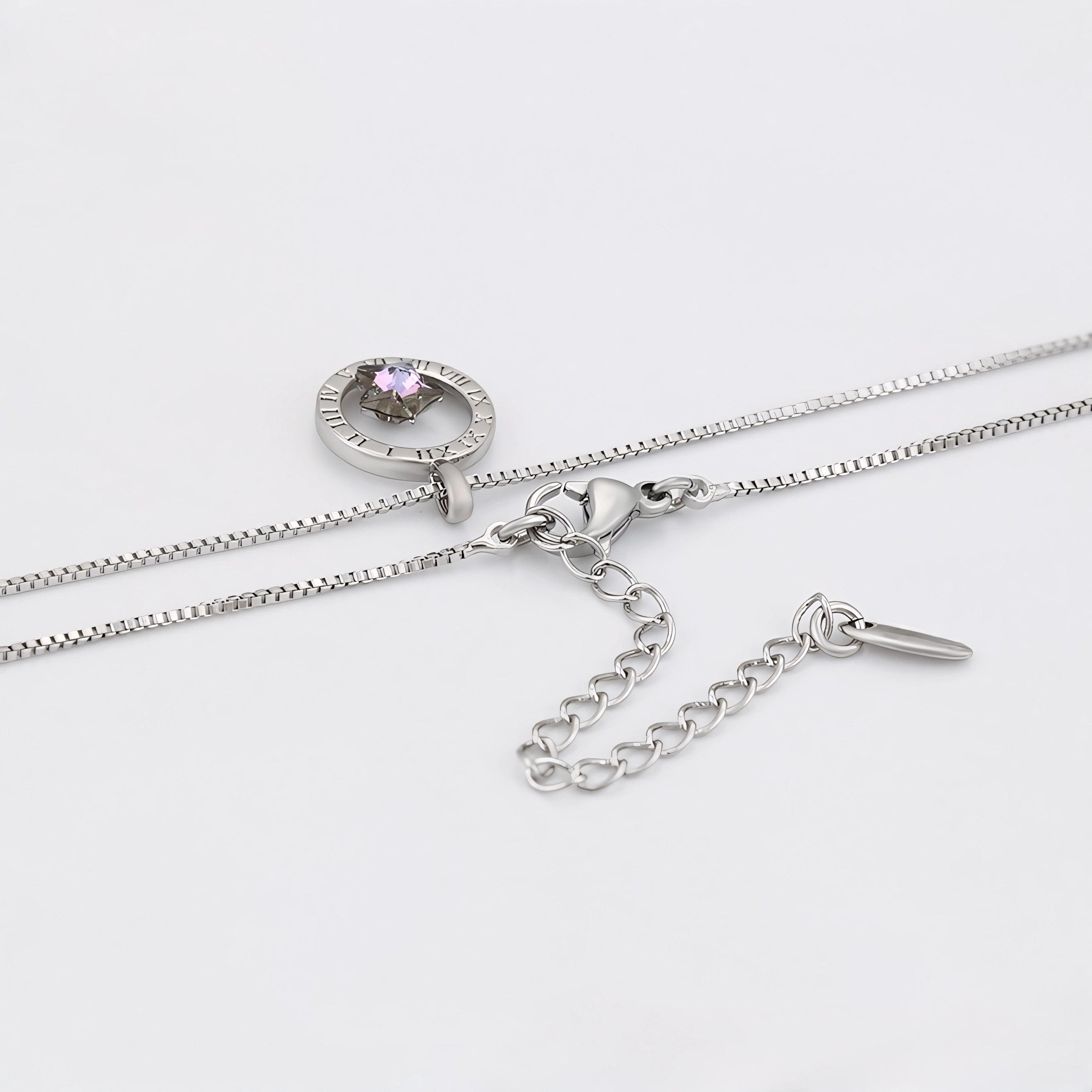 Collar Estrella Morada Con Números Romanos Chapado En Platino