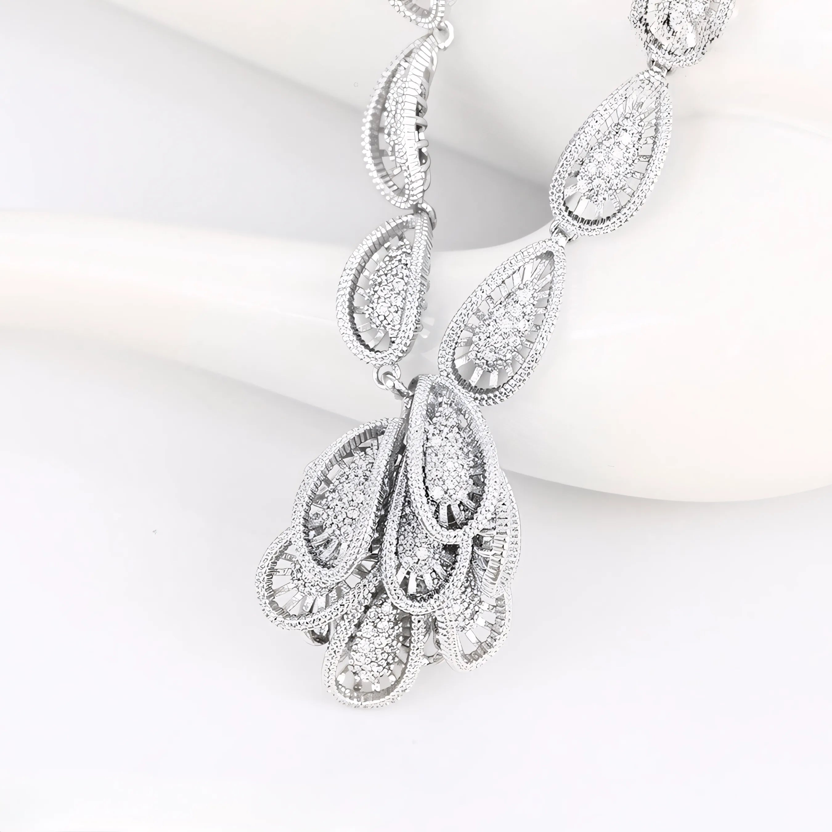 Collar Imperial Gota Con Zirconias Chapado En Platino Serie Deluxe