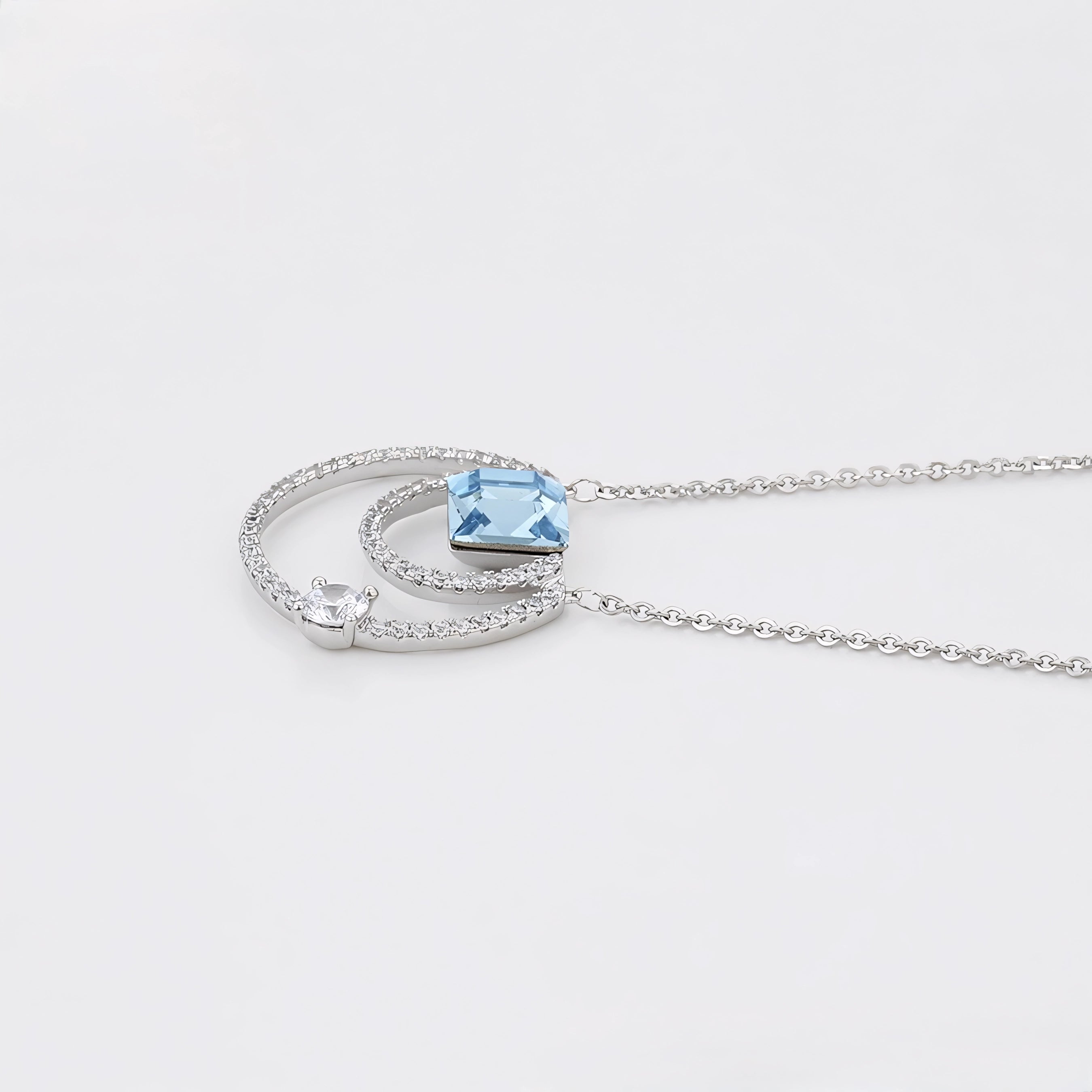 Collar Piedra Azul Con Zirconias Chapado En Platino