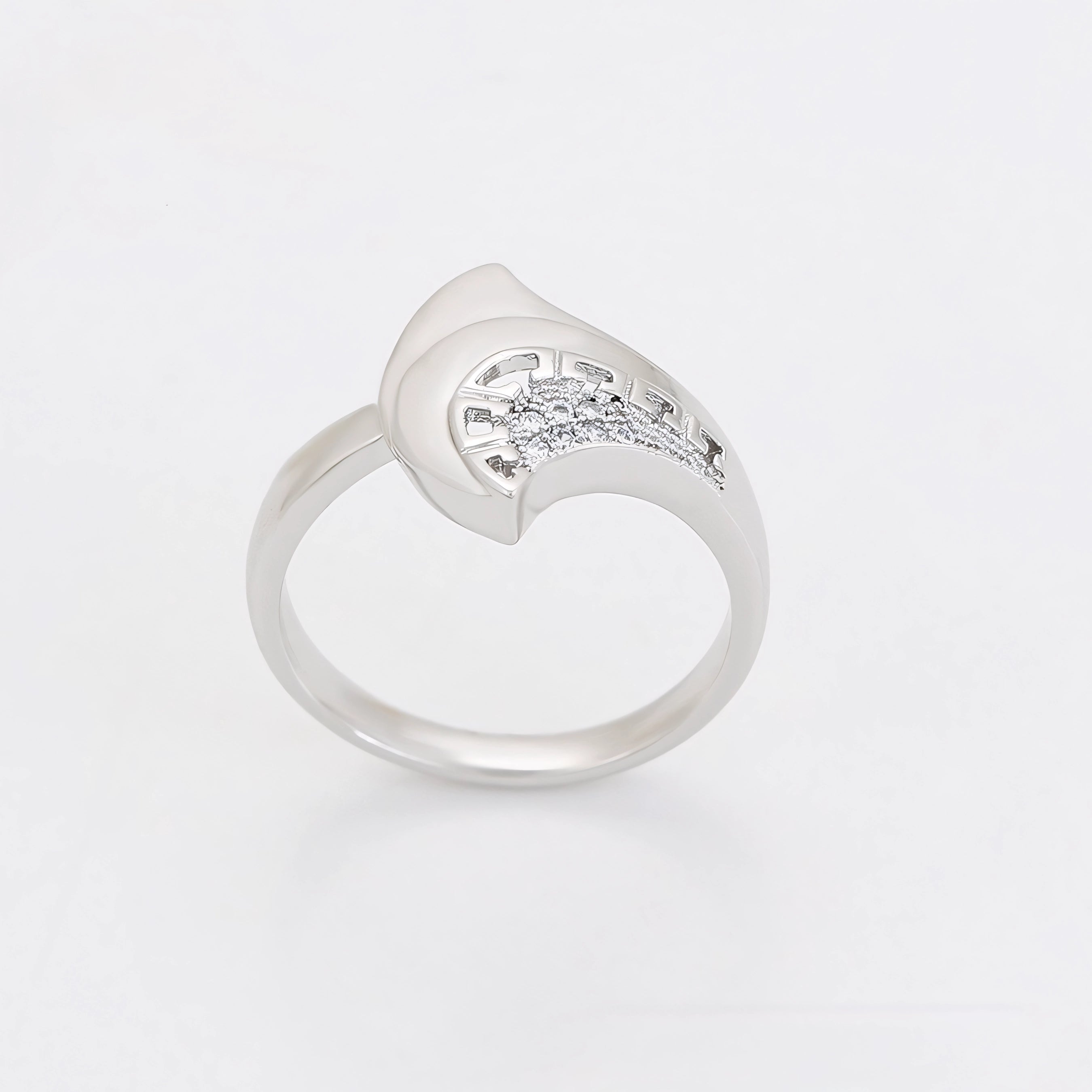 Set de Aretes y Anillo Chapado en Platino con Zirconia