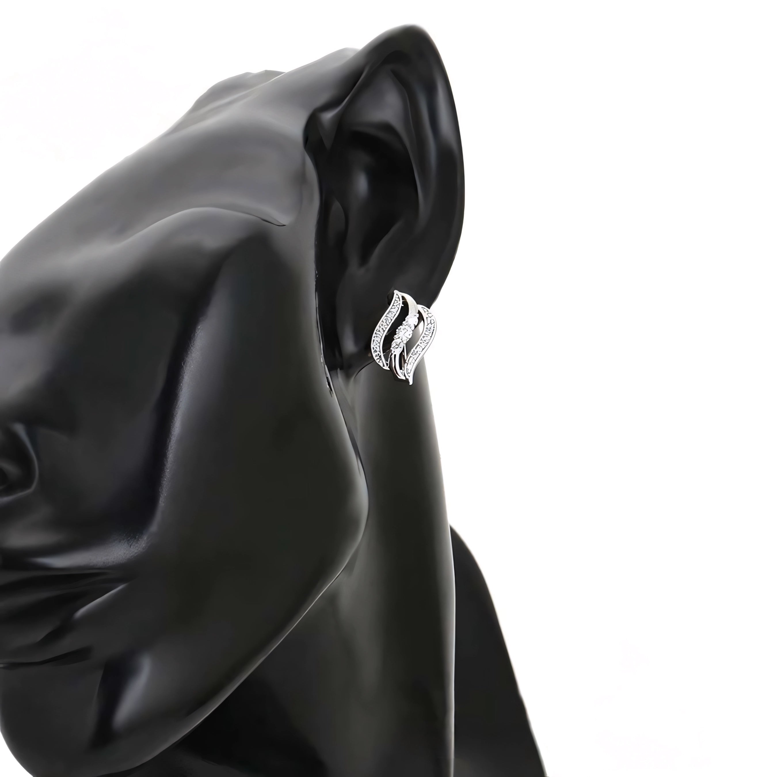 Set de Aretes y Anillo Chapado en Platino Elegante y Moderno