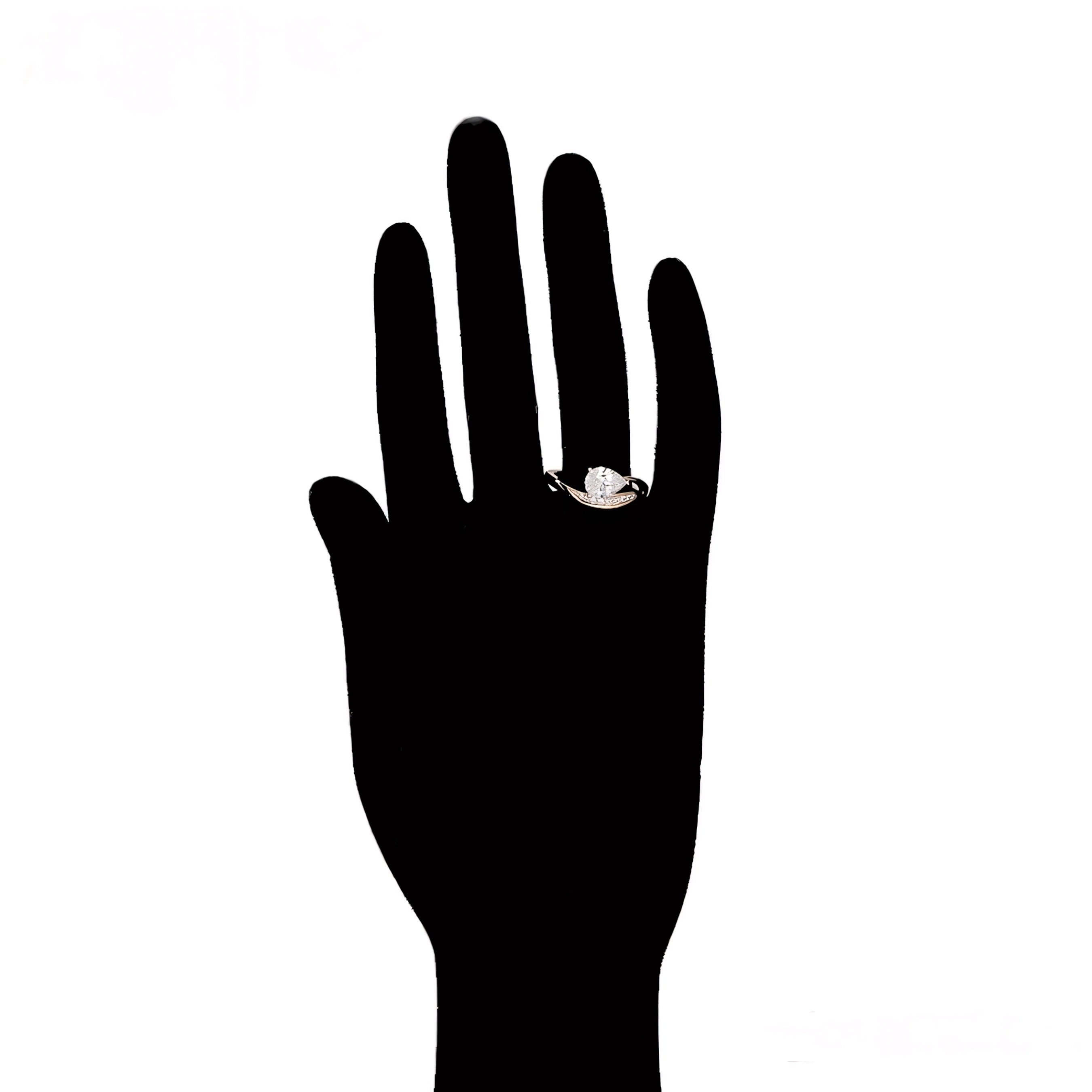 Set de Aretes y Anillo en Oro Laminado Rosa Elegante y Moderno