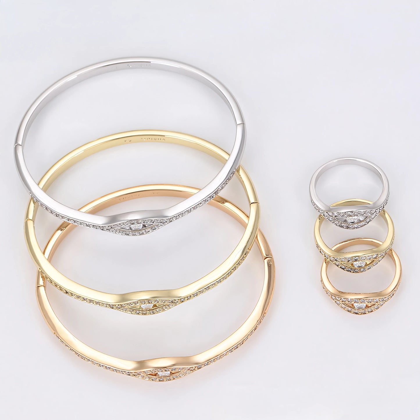 Set de Lujo Anillo Brazalete con Zirconia Incrustada