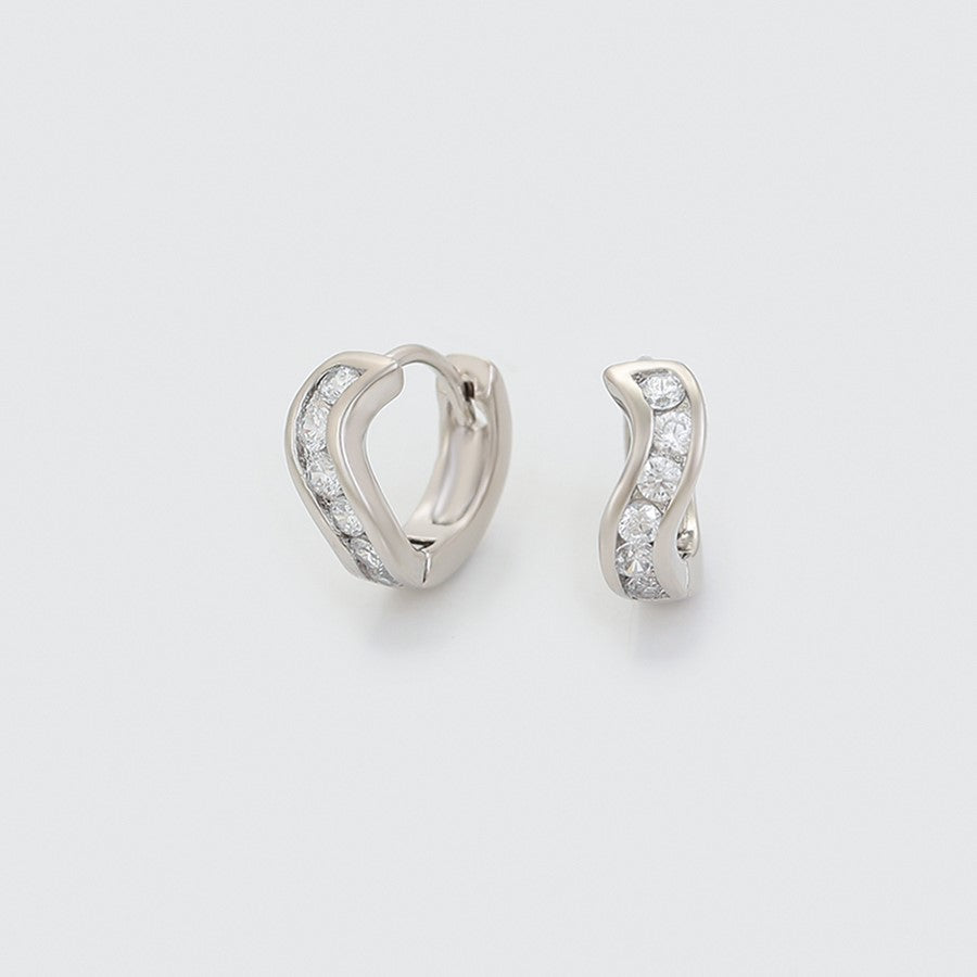Mini Huggie Con Zirconias Blancas