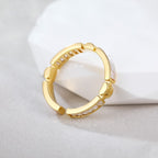 Anillo Baguettes y Concha