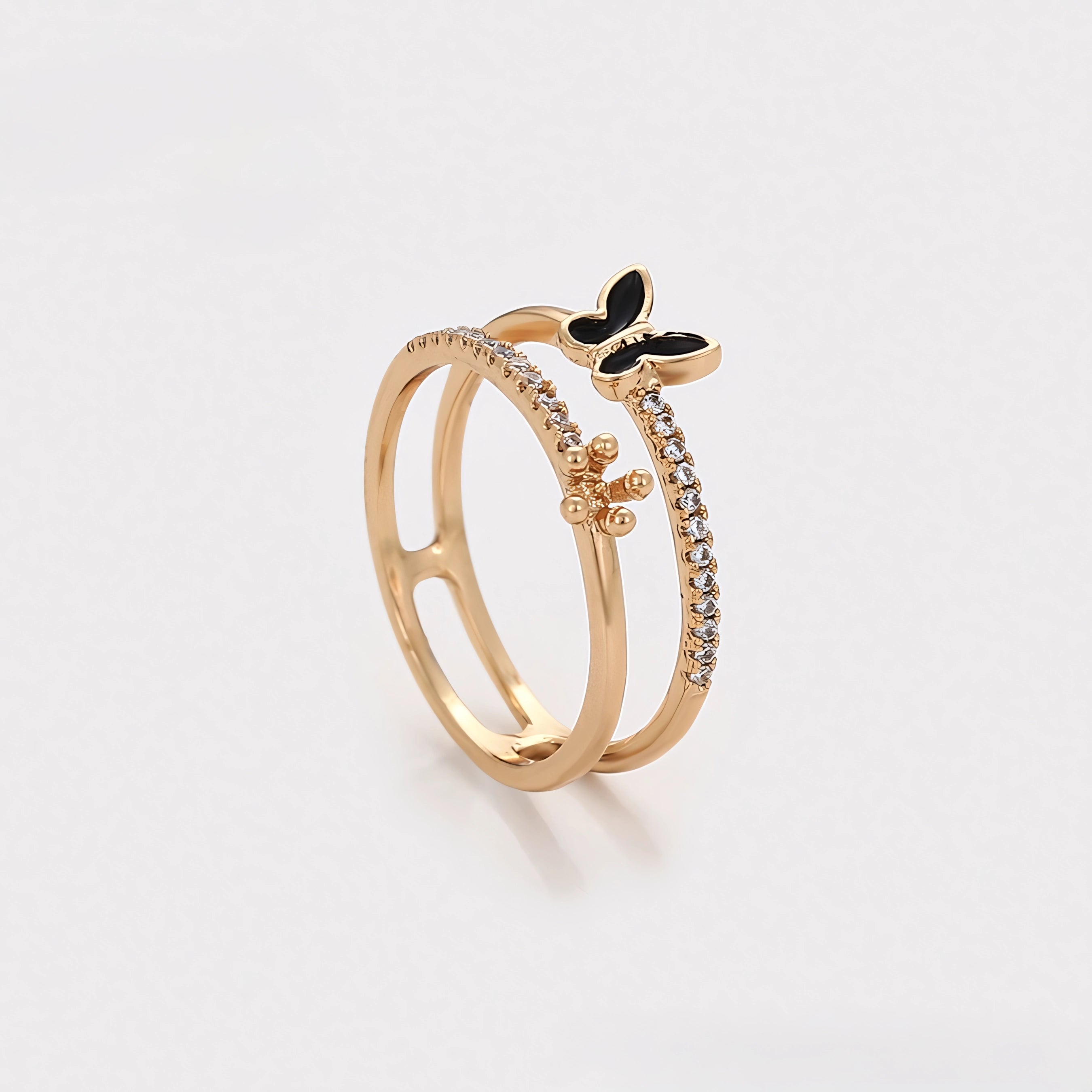 Anillo con Mariposa y Zirconia Incrustadas de Oro Laminado 18K