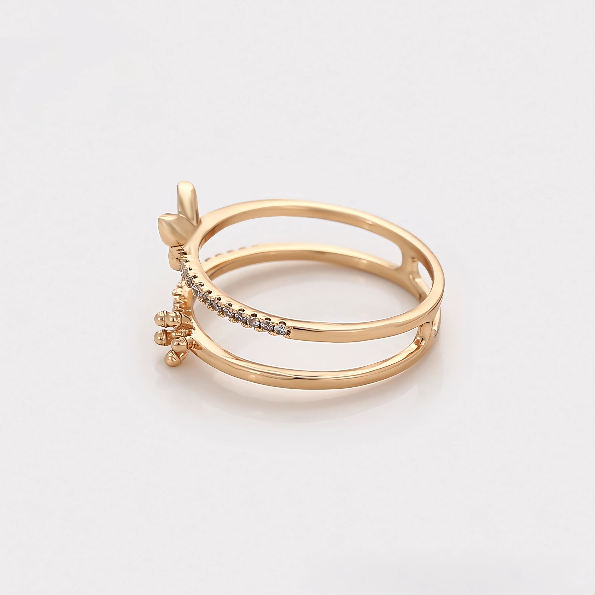 Anillo con Mariposa y Zirconia Incrustadas de Oro Laminado 18K