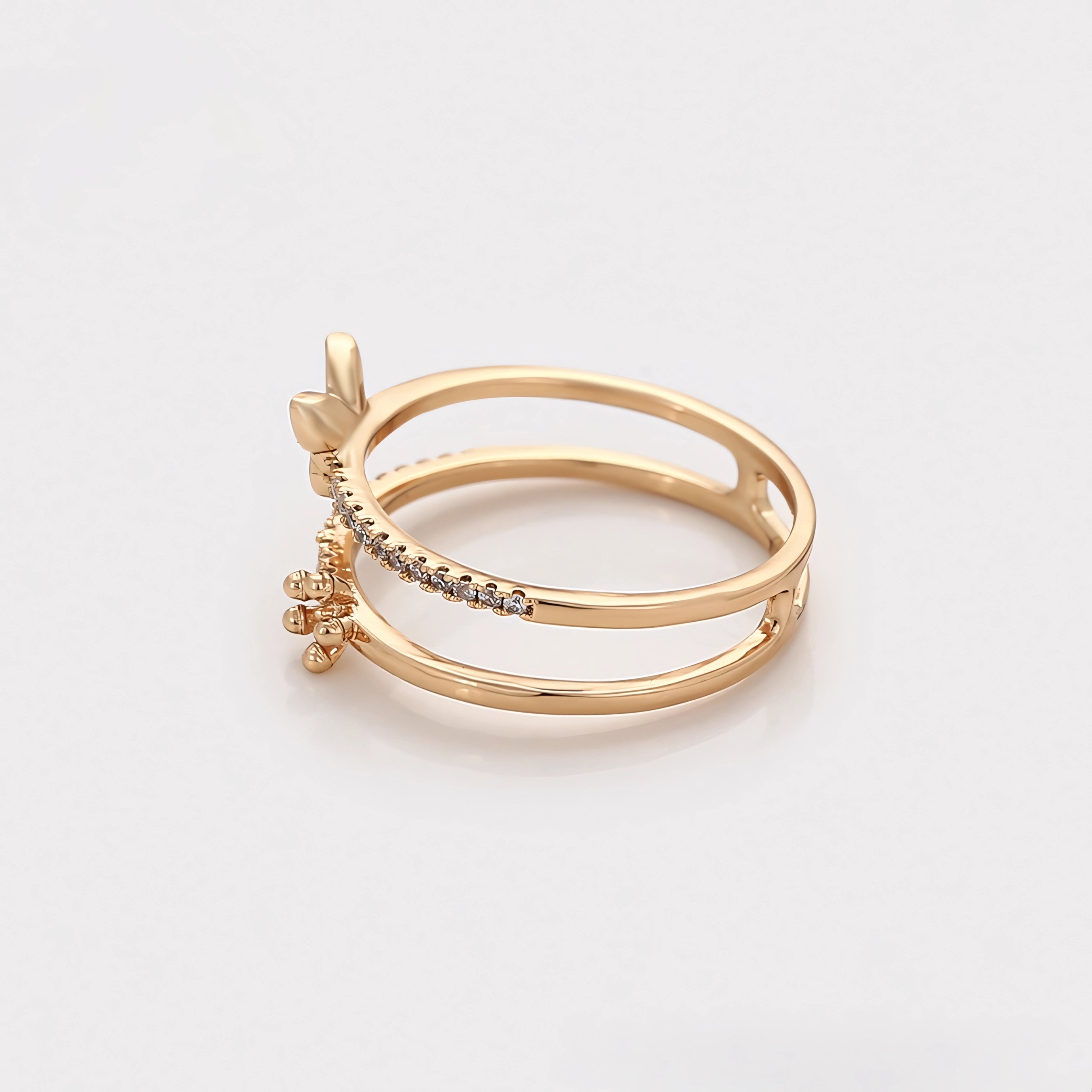 Anillo con Mariposa y Zirconia Incrustadas de Oro Laminado 18K