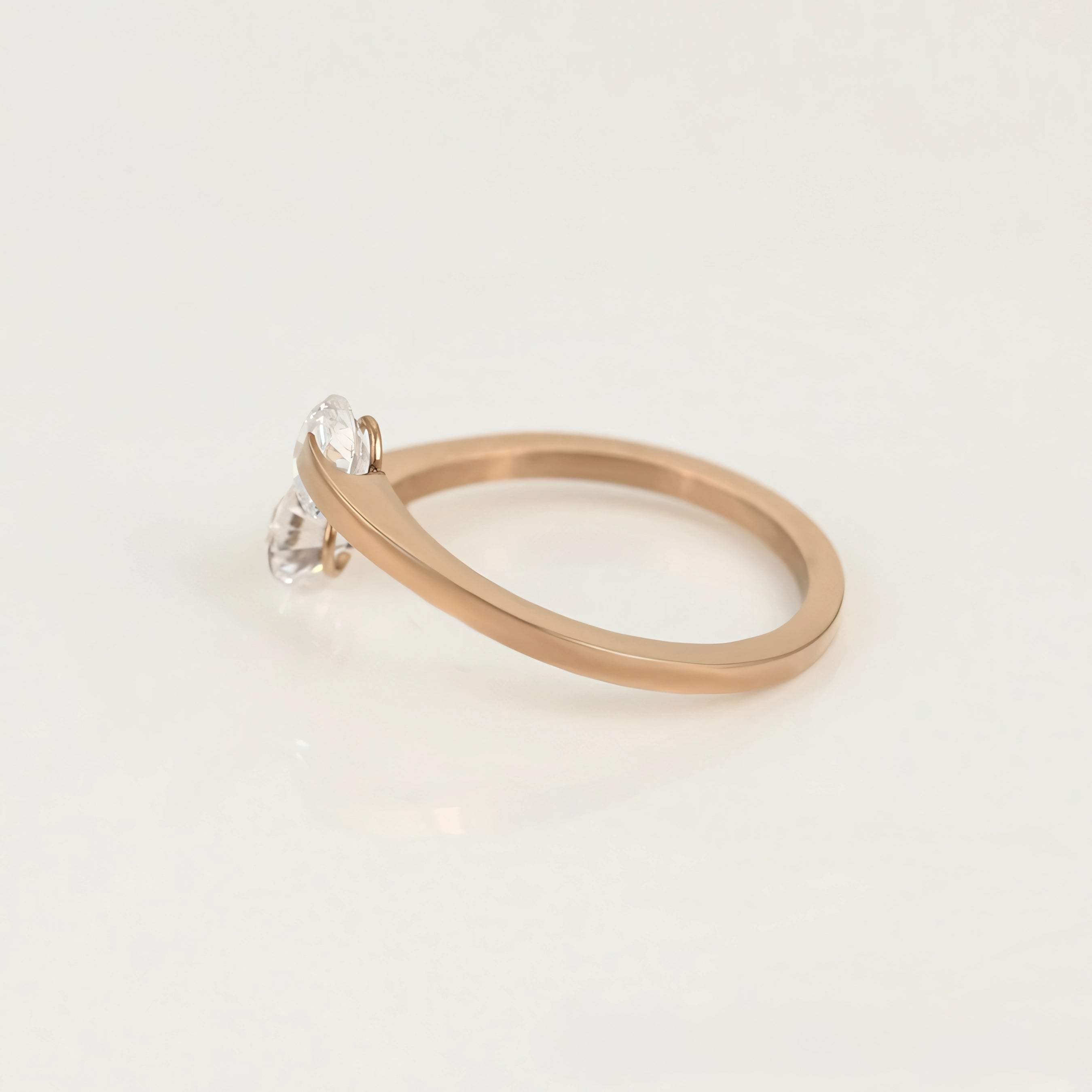 Anillo con Zirconia Acero inoxidable Rosado Elegante y Moderno