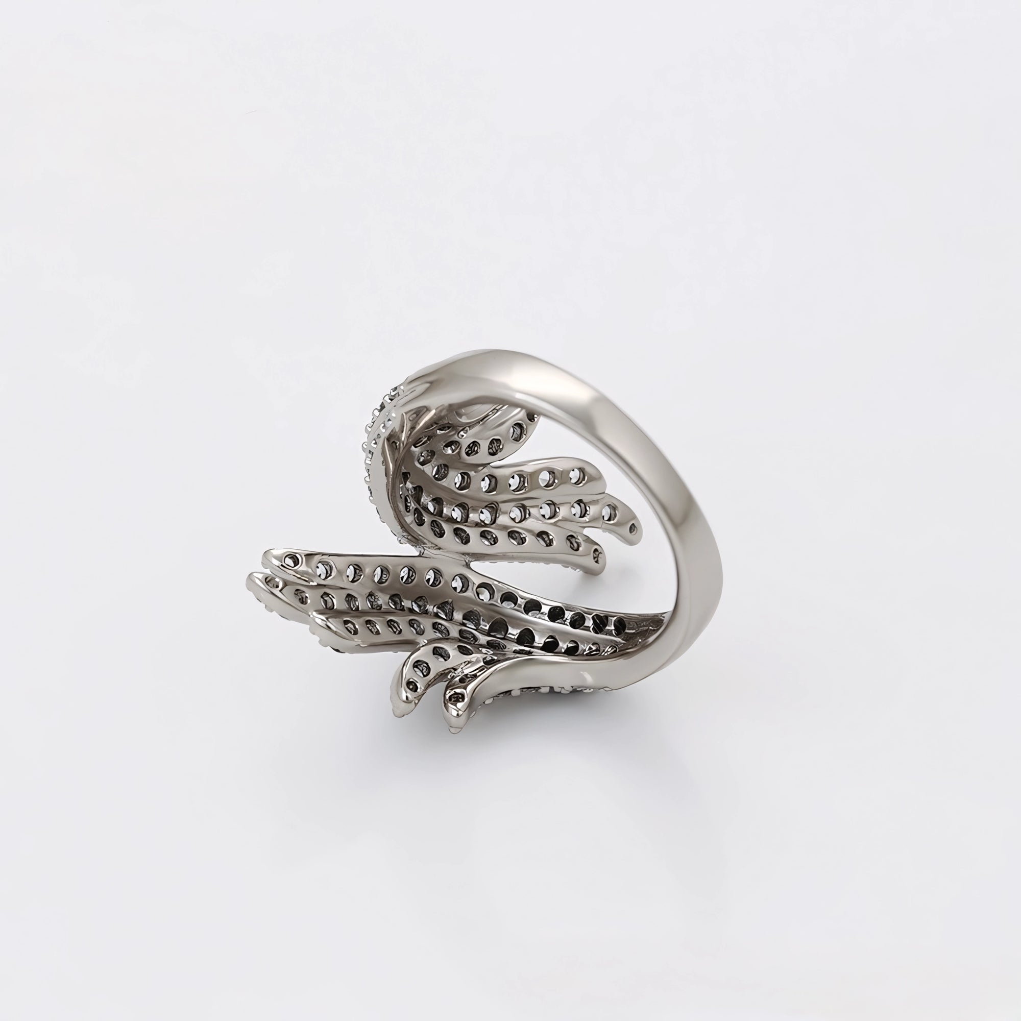 Anillo de Platino con Zirconia Incrustada