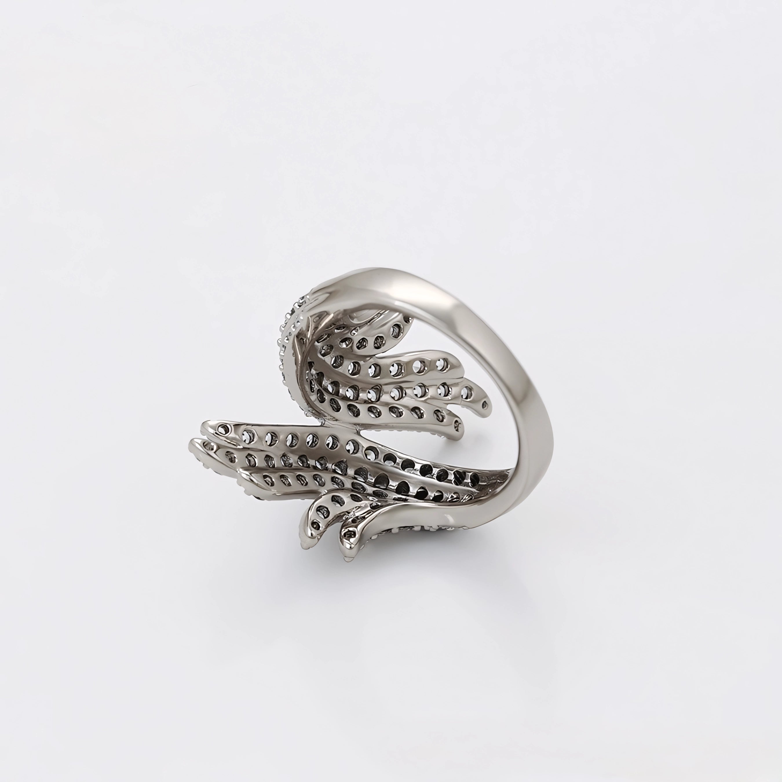 Anillo de Platino con Zirconia Incrustada
