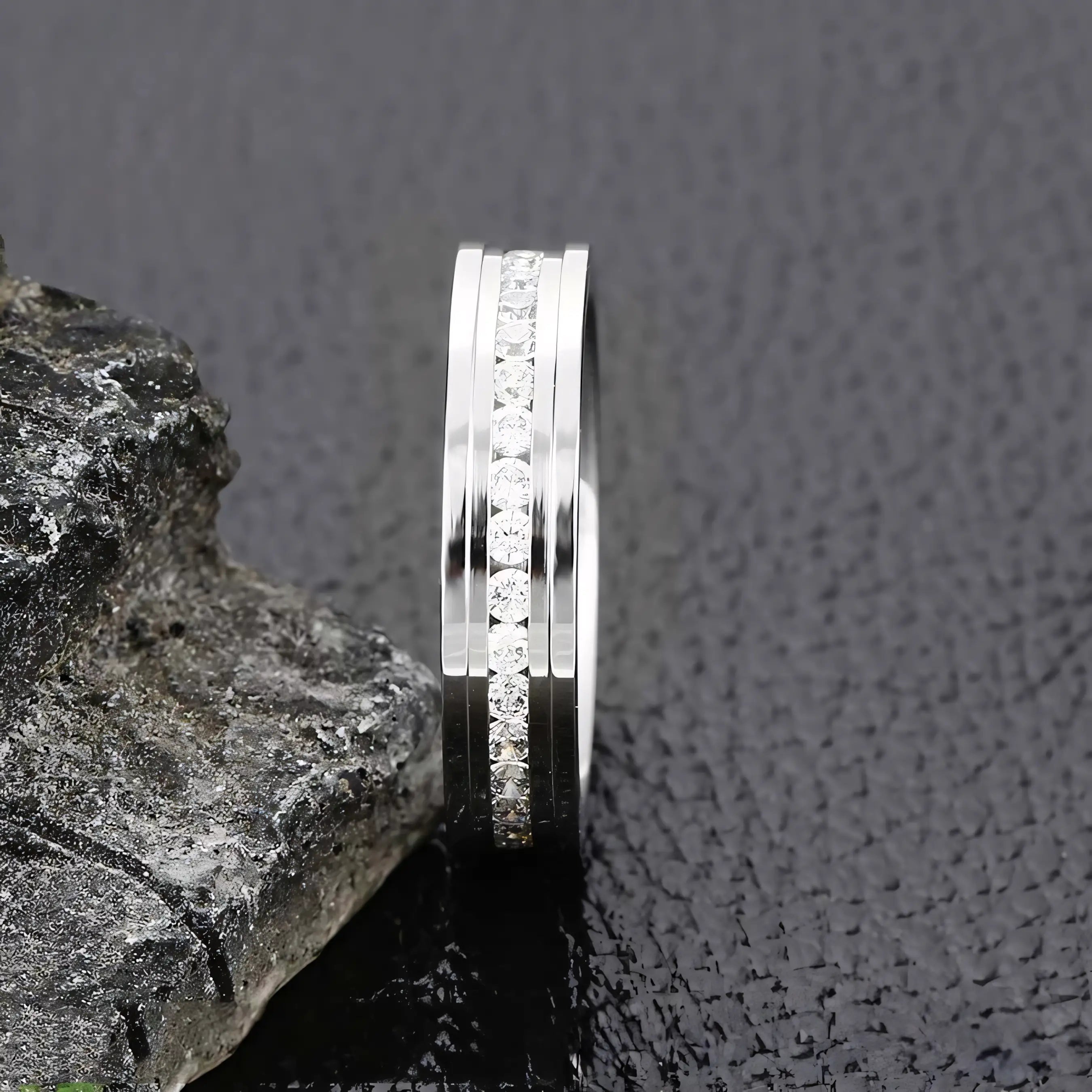 Anillo Elegante con Zirconia de Acero Inoxidable