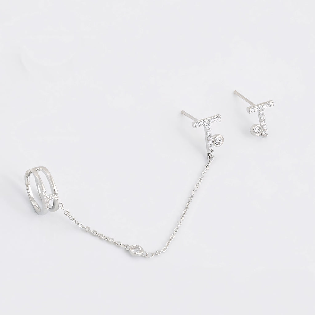 Arete Asimétrico con Cadena Chapeado en Rodio