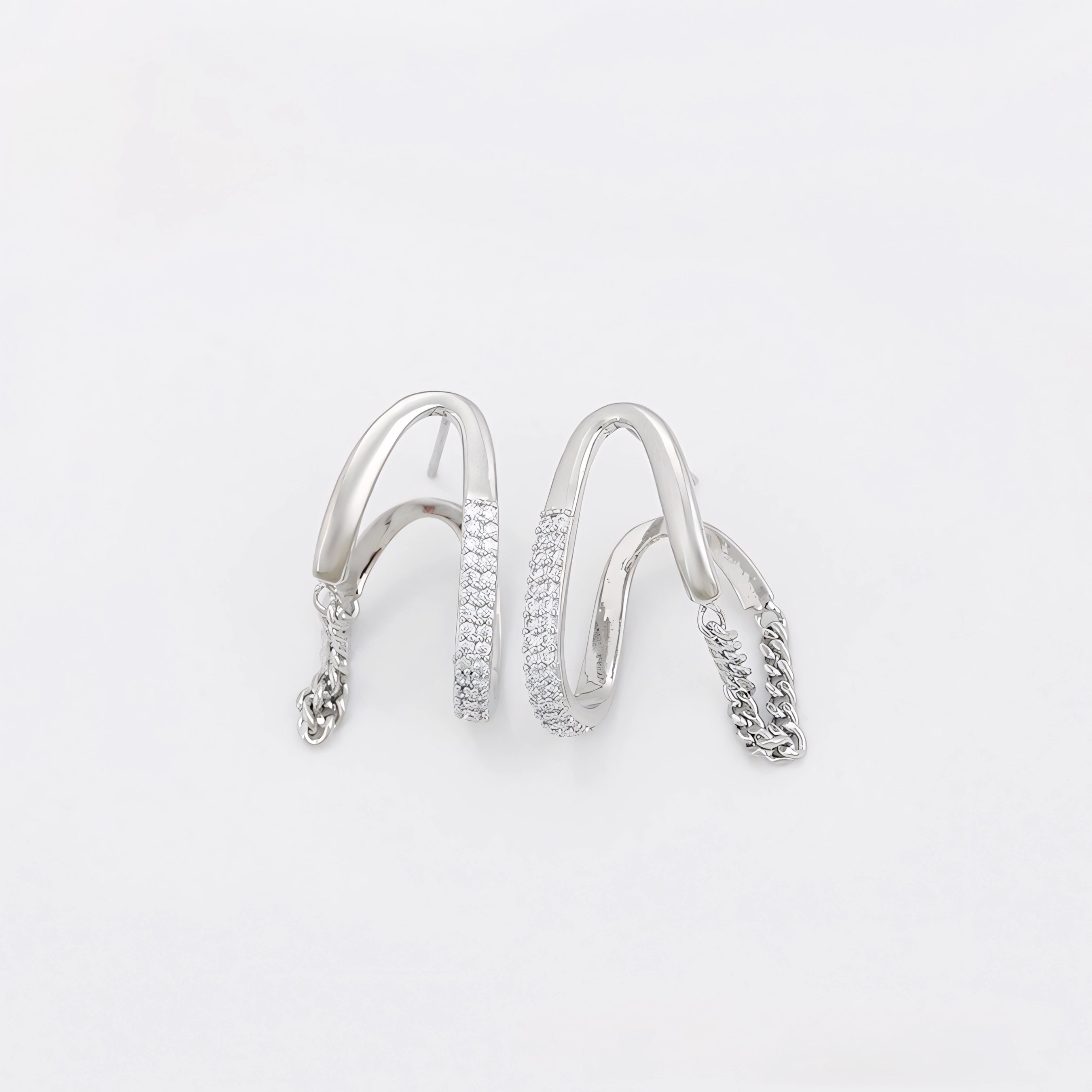 Arete con Cadena Plateada Chapado en Platino