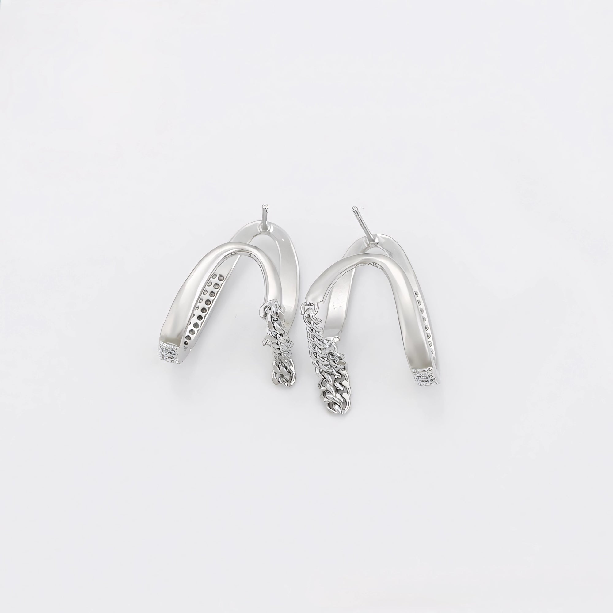 Arete con Cadena Plateada Chapado en Platino