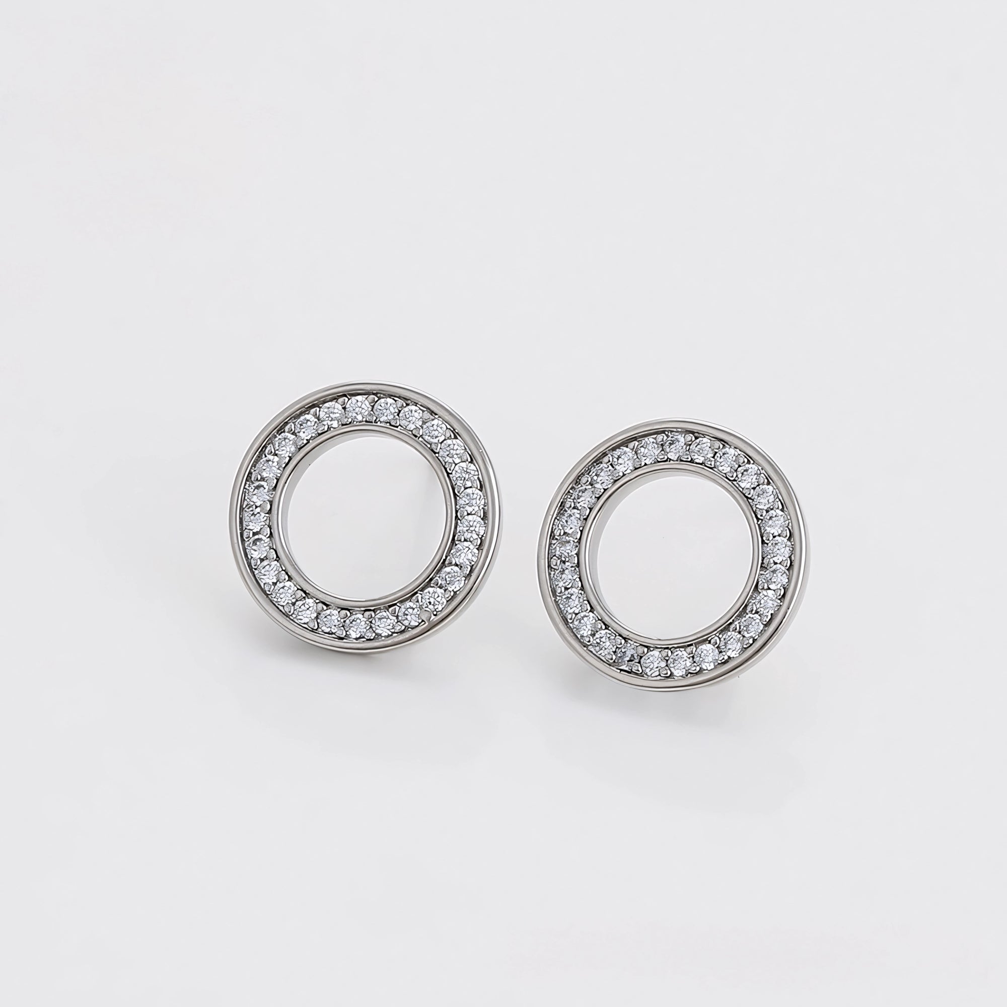 Arete Estilo Pandora con Zirconia Chapado en Platino