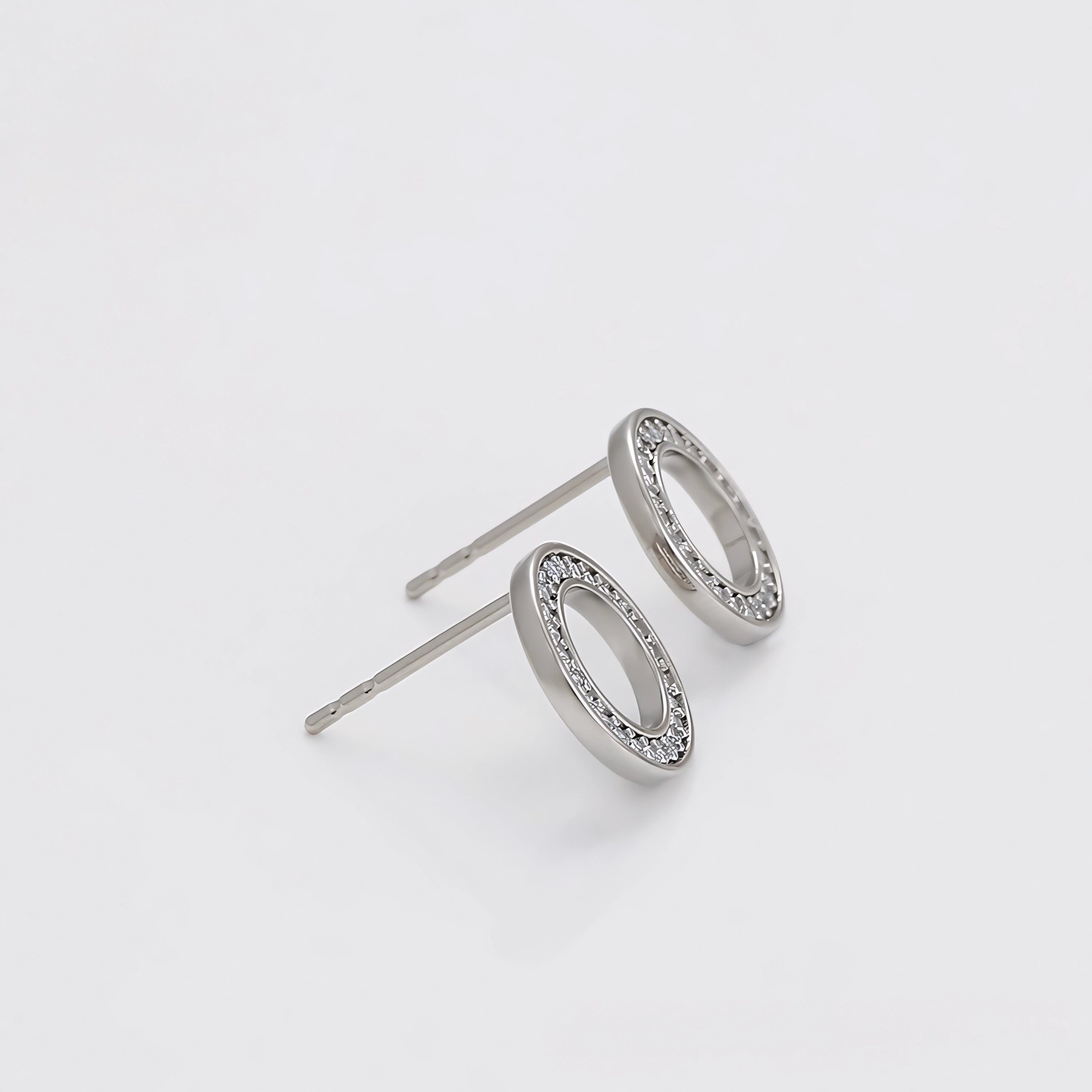 Arete Estilo Pandora con Zirconia Chapado en Platino