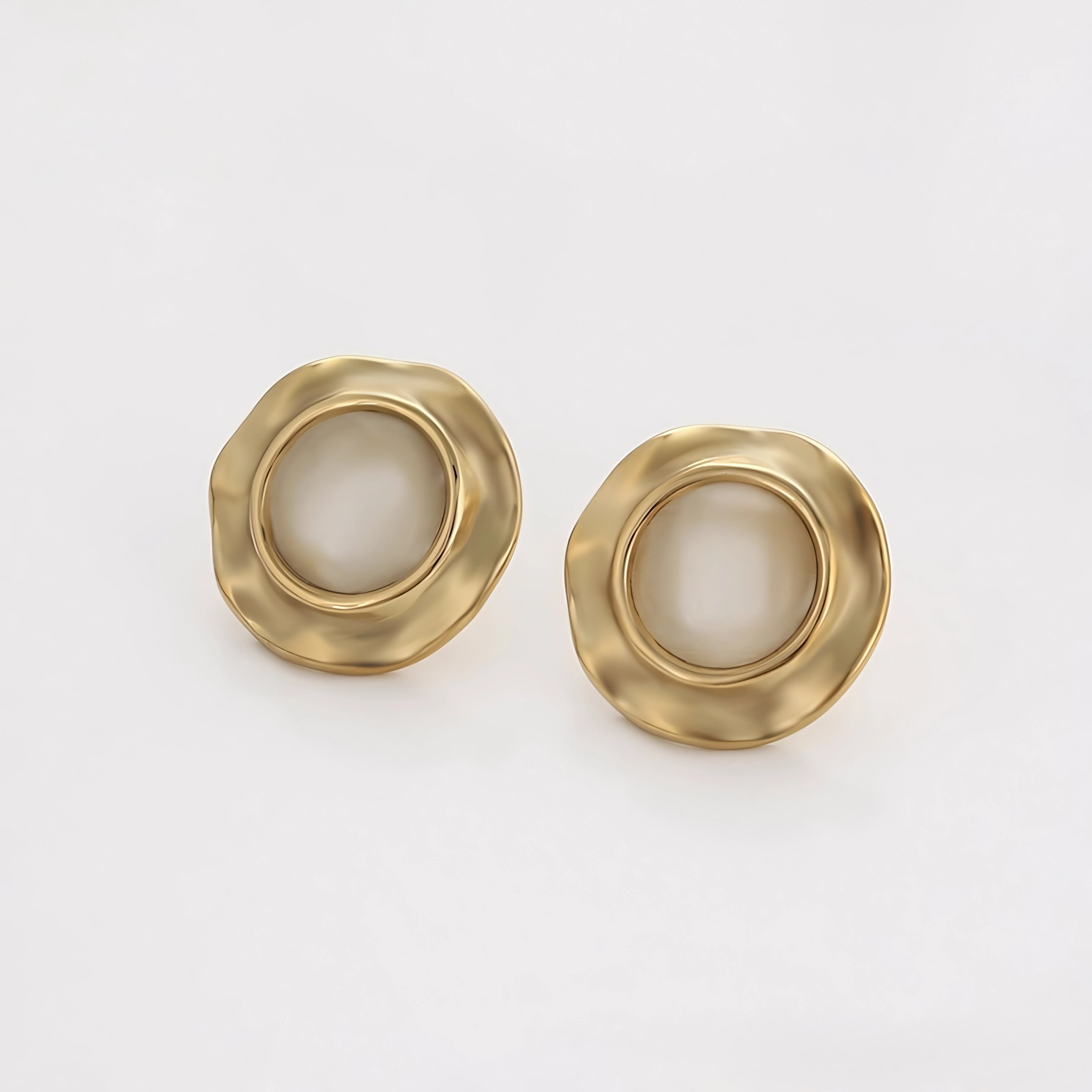 Aretes con Perla Sintética en Acero Inoxidable 14K