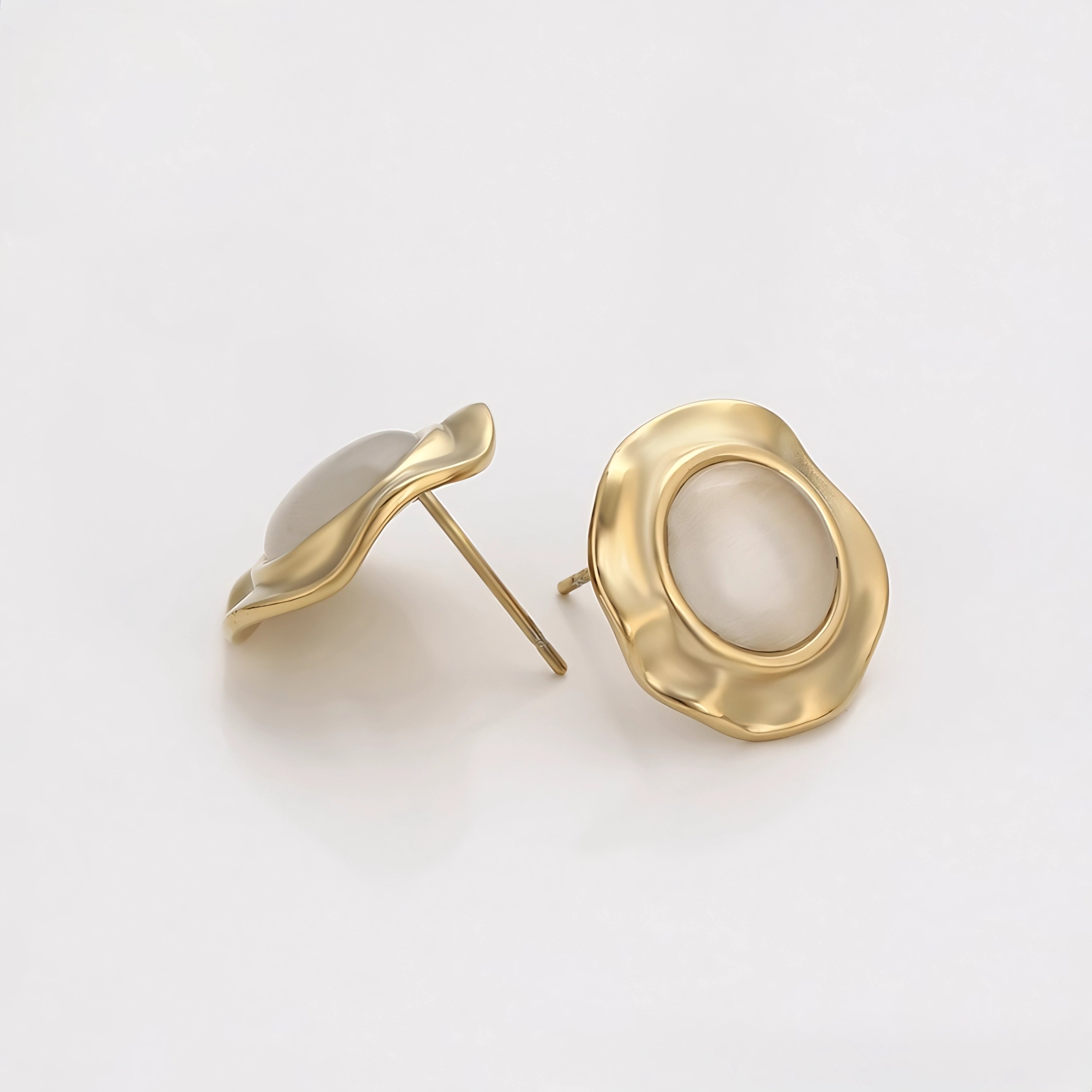 Aretes con Perla Sintética en Acero Inoxidable 14K
