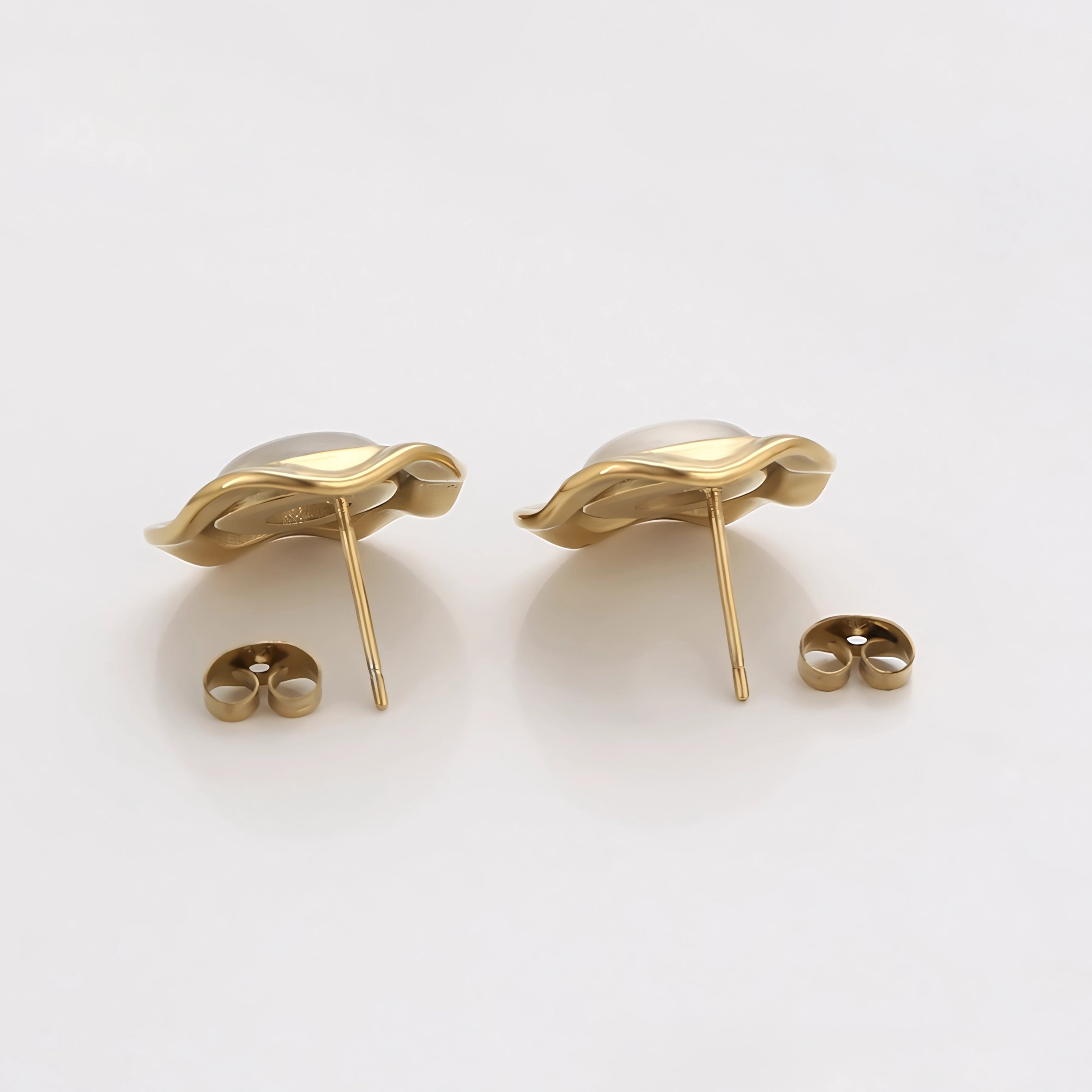 Aretes con Perla Sintética en Acero Inoxidable 14K