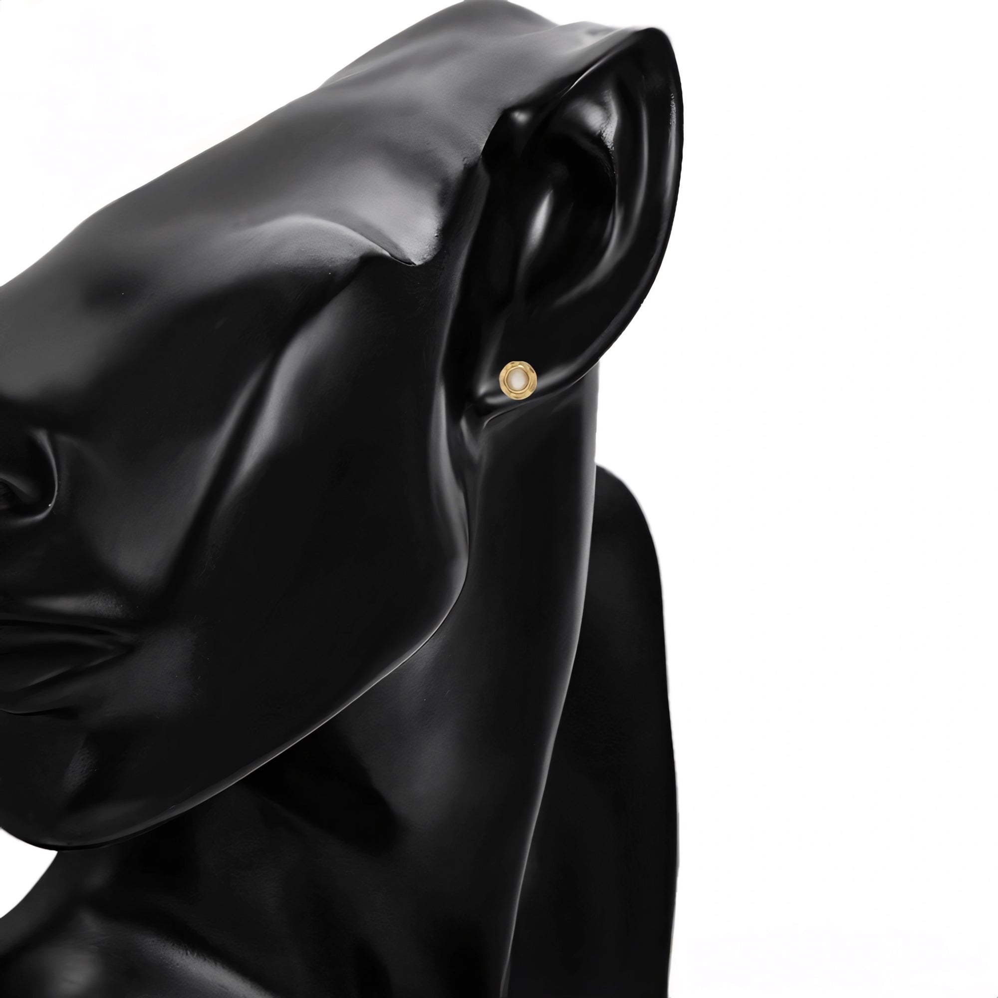 Aretes con Perla Sintética en Acero Inoxidable 14K