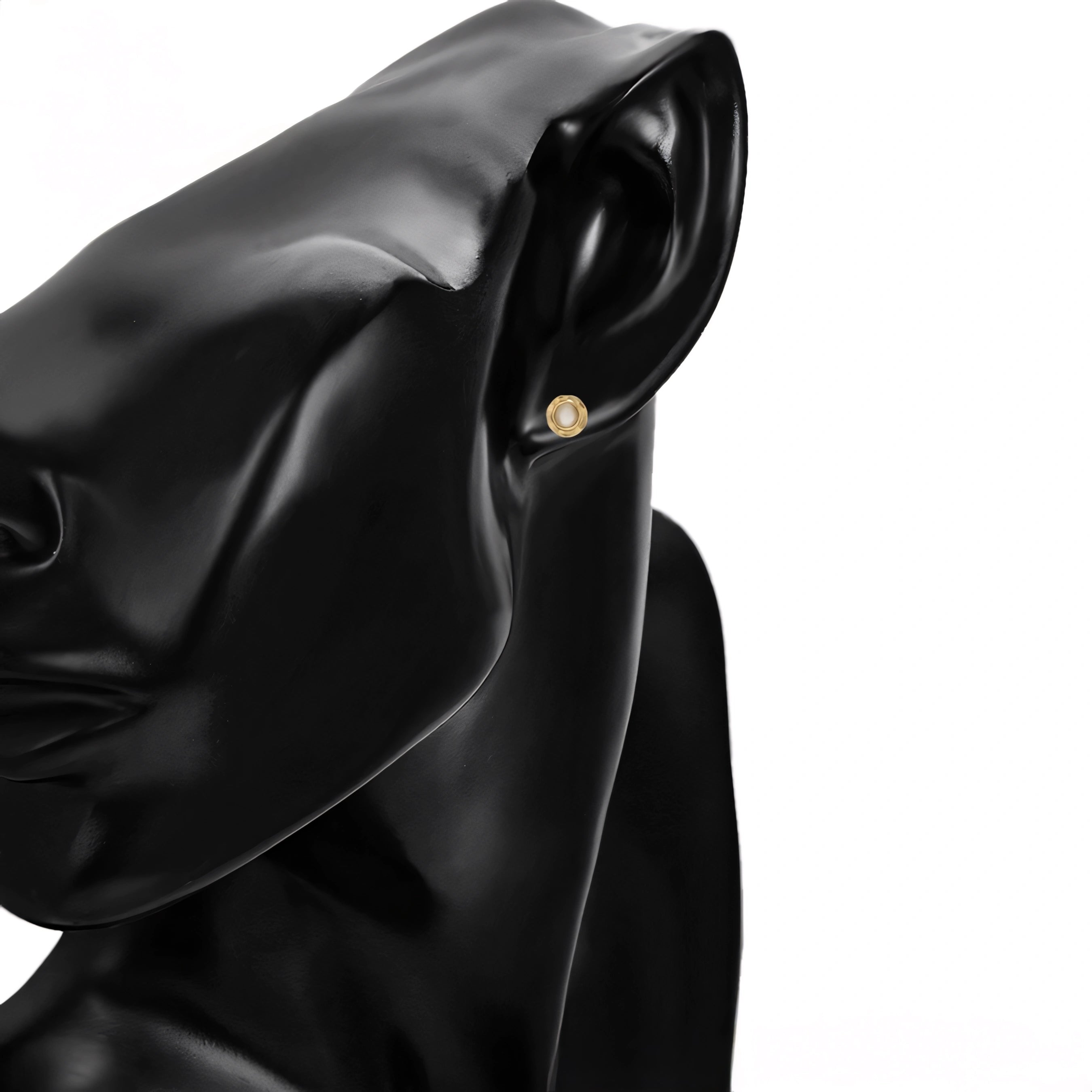 Aretes con Perla Sintética en Acero Inoxidable 14K