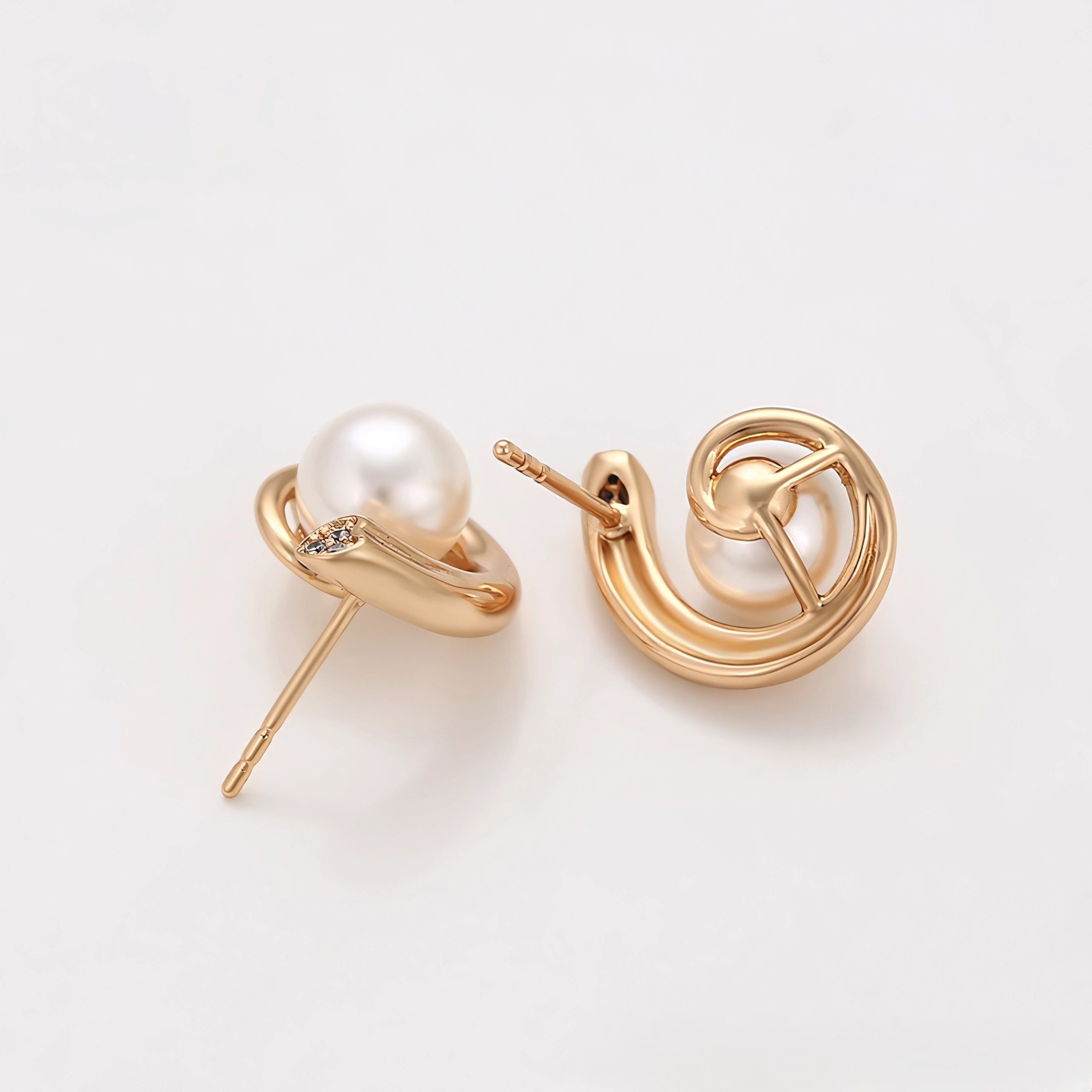 Aretes con Perla y Zirconia en Oro Laminado 18K