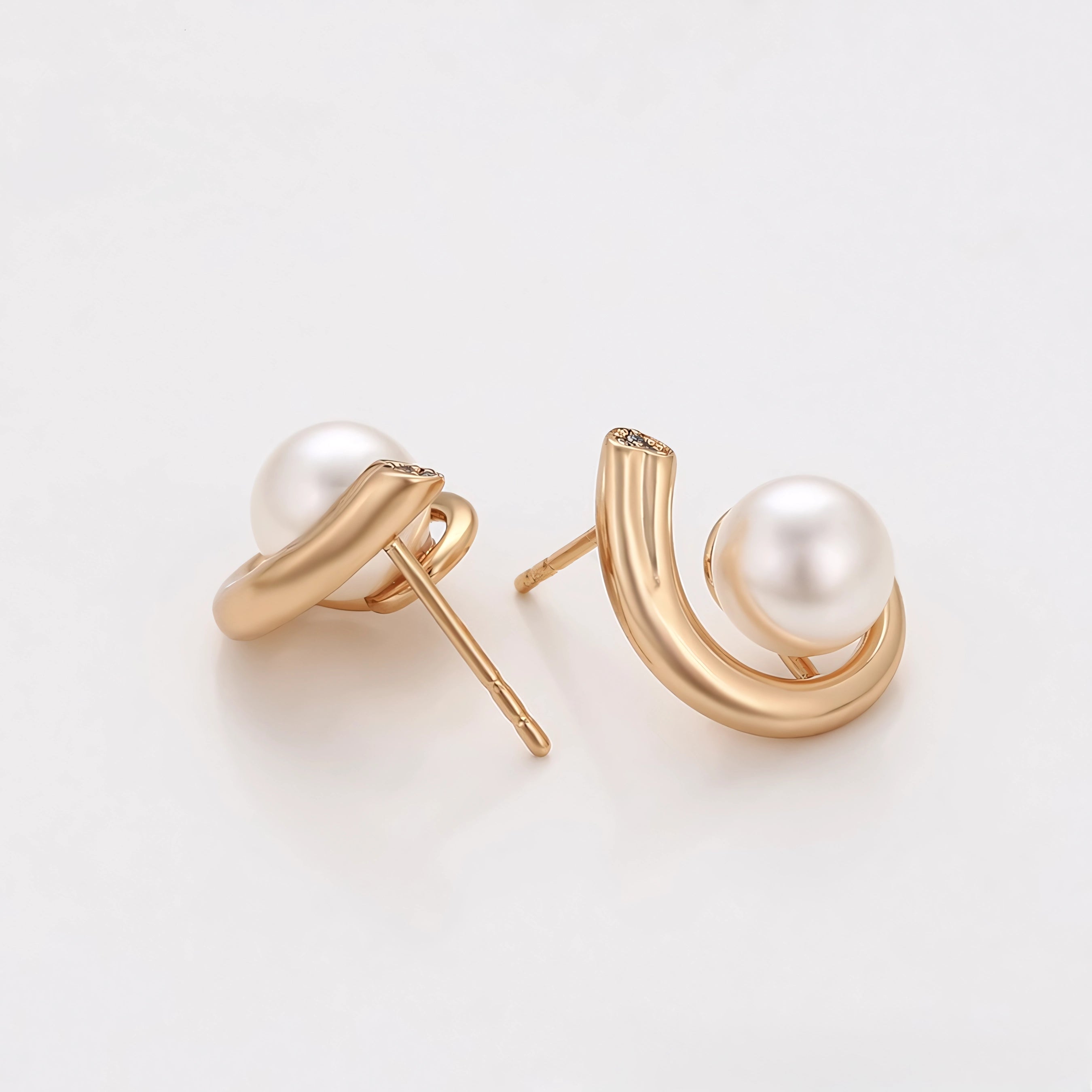 Aretes con Perla y Zirconia en Oro Laminado 18K