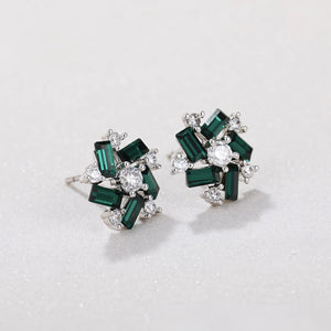 Aretes con Zirconias y Piedra Verde Chapado en Platino