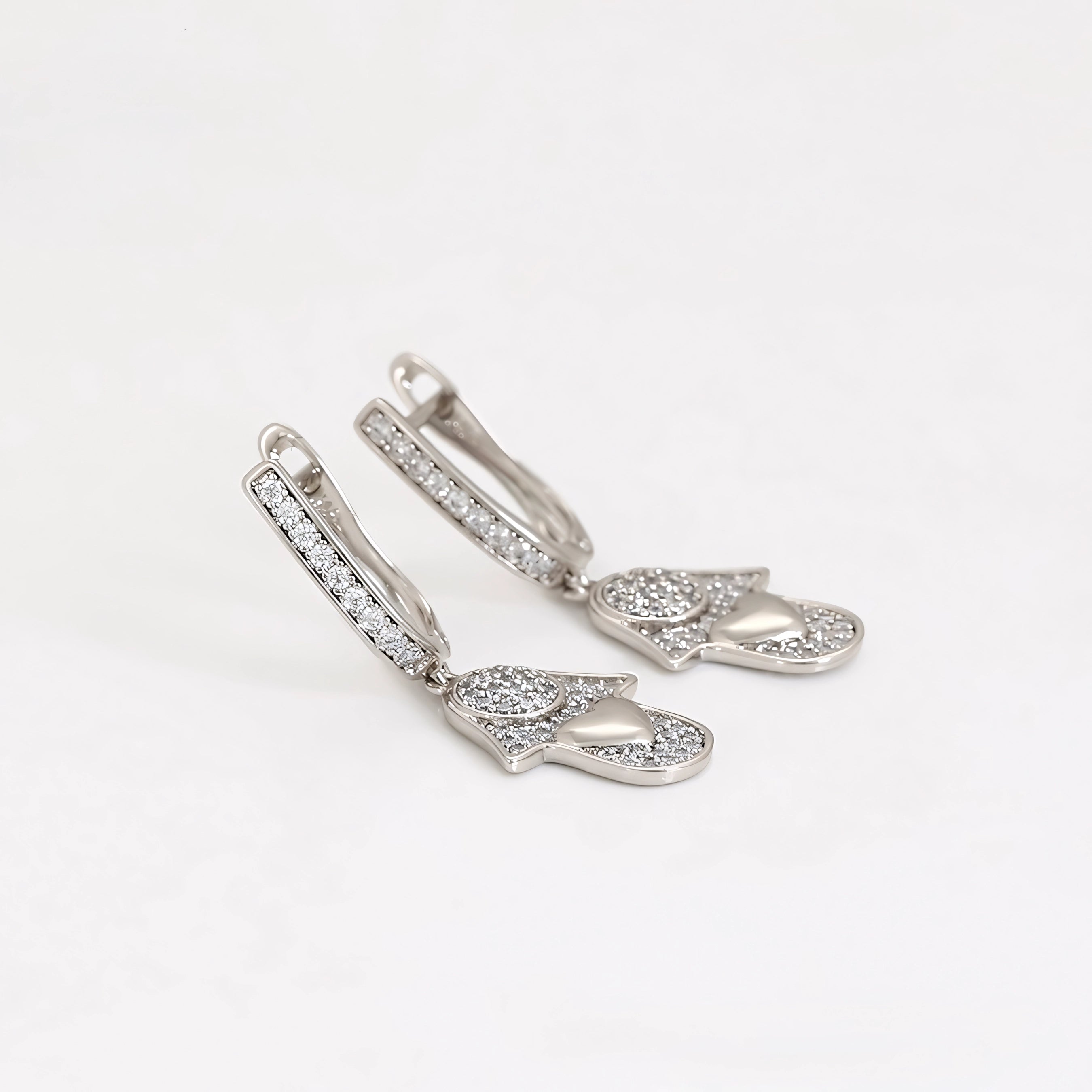 Aretes Mano de Fátima Chapado en Platino con Zirconias