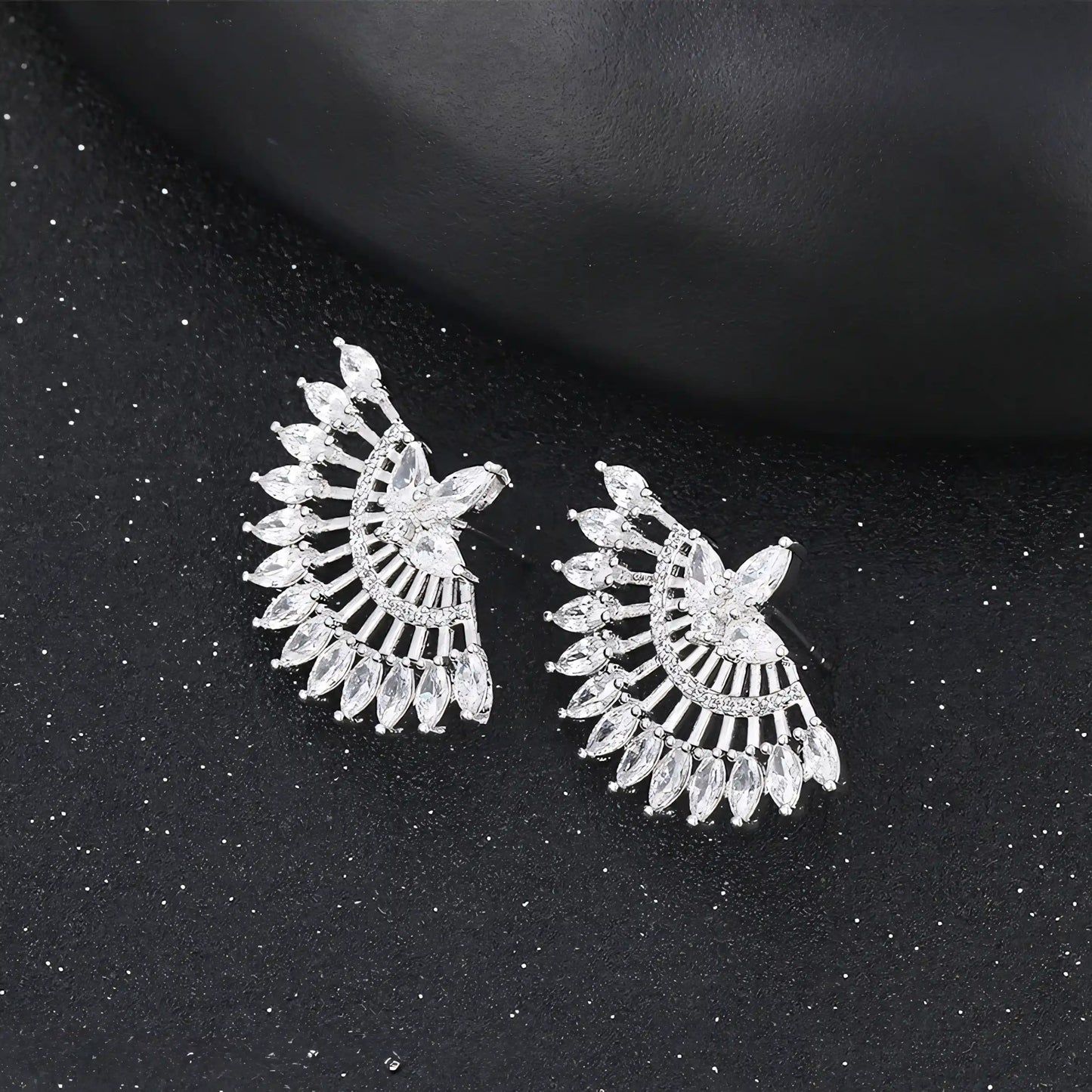 Aretes Serie Deluxe Chapado en Platino con Zirconias