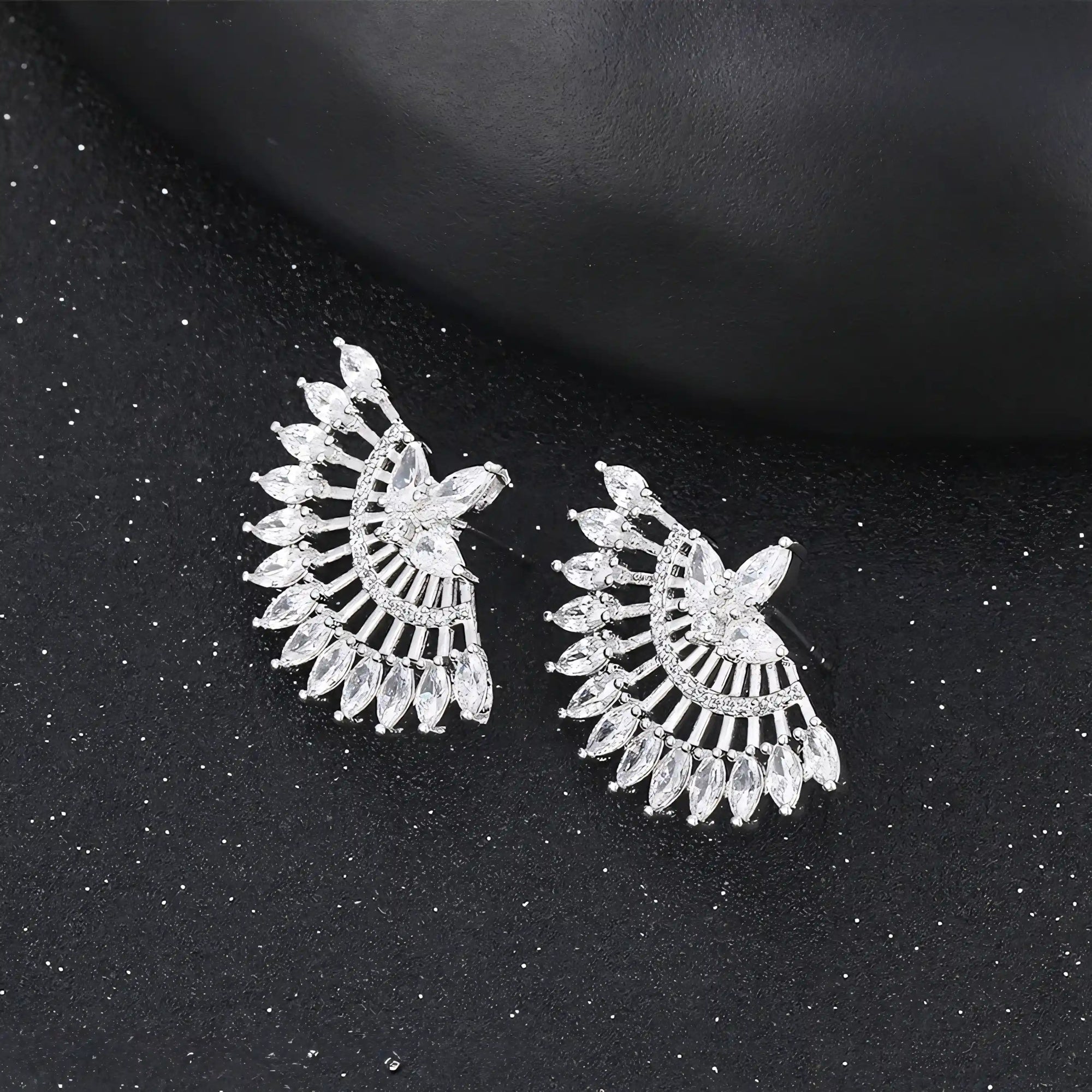 Aretes Serie Deluxe Chapado en Platino con Zirconias