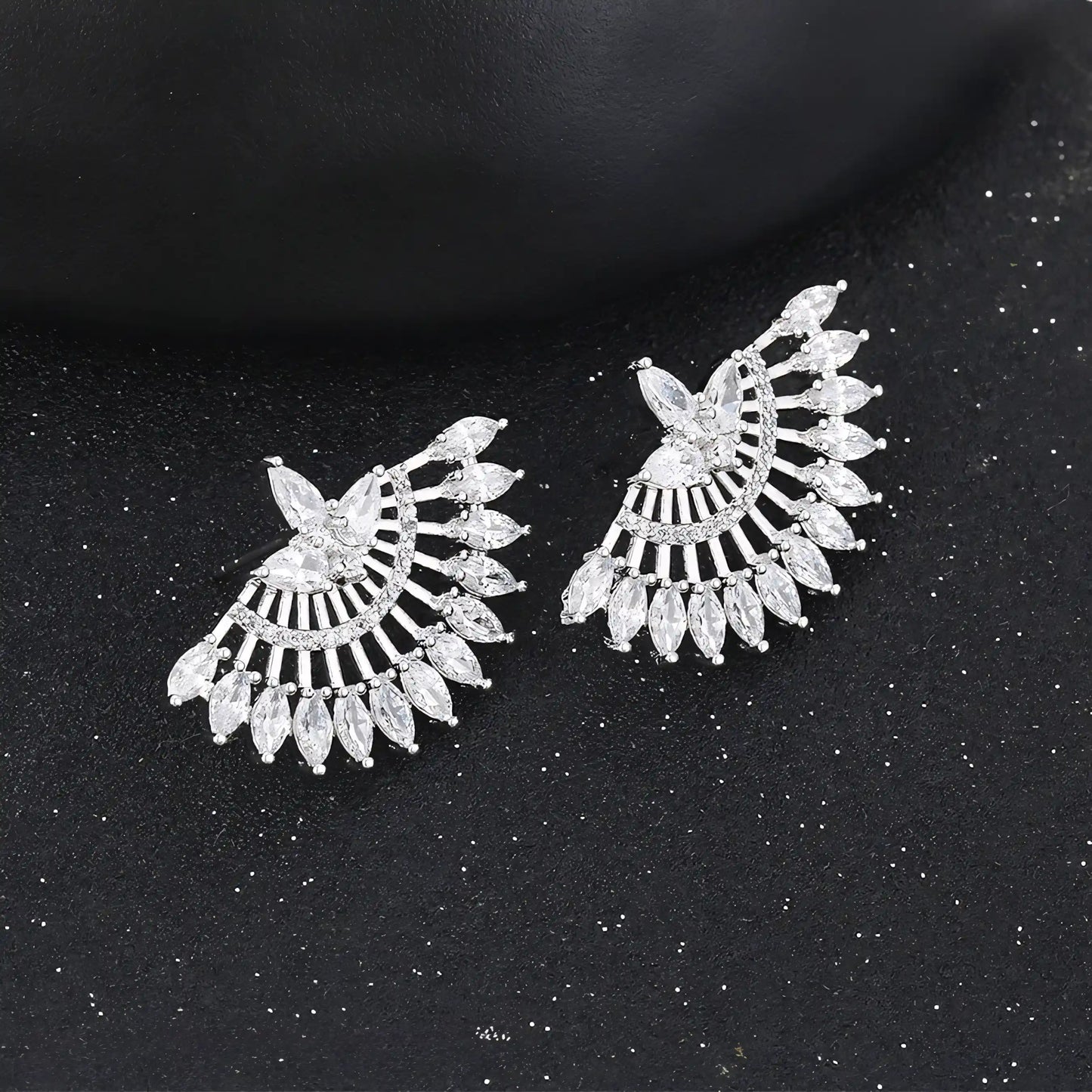 Aretes Serie Deluxe Chapado en Platino con Zirconias