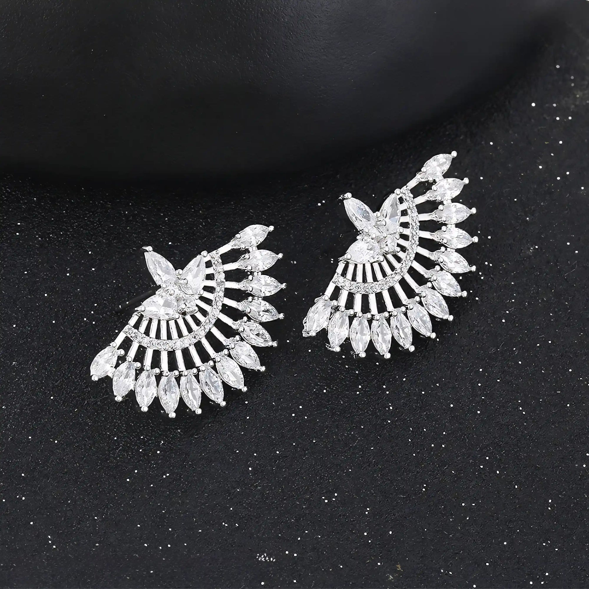 Aretes Serie Deluxe Chapado en Platino con Zirconias