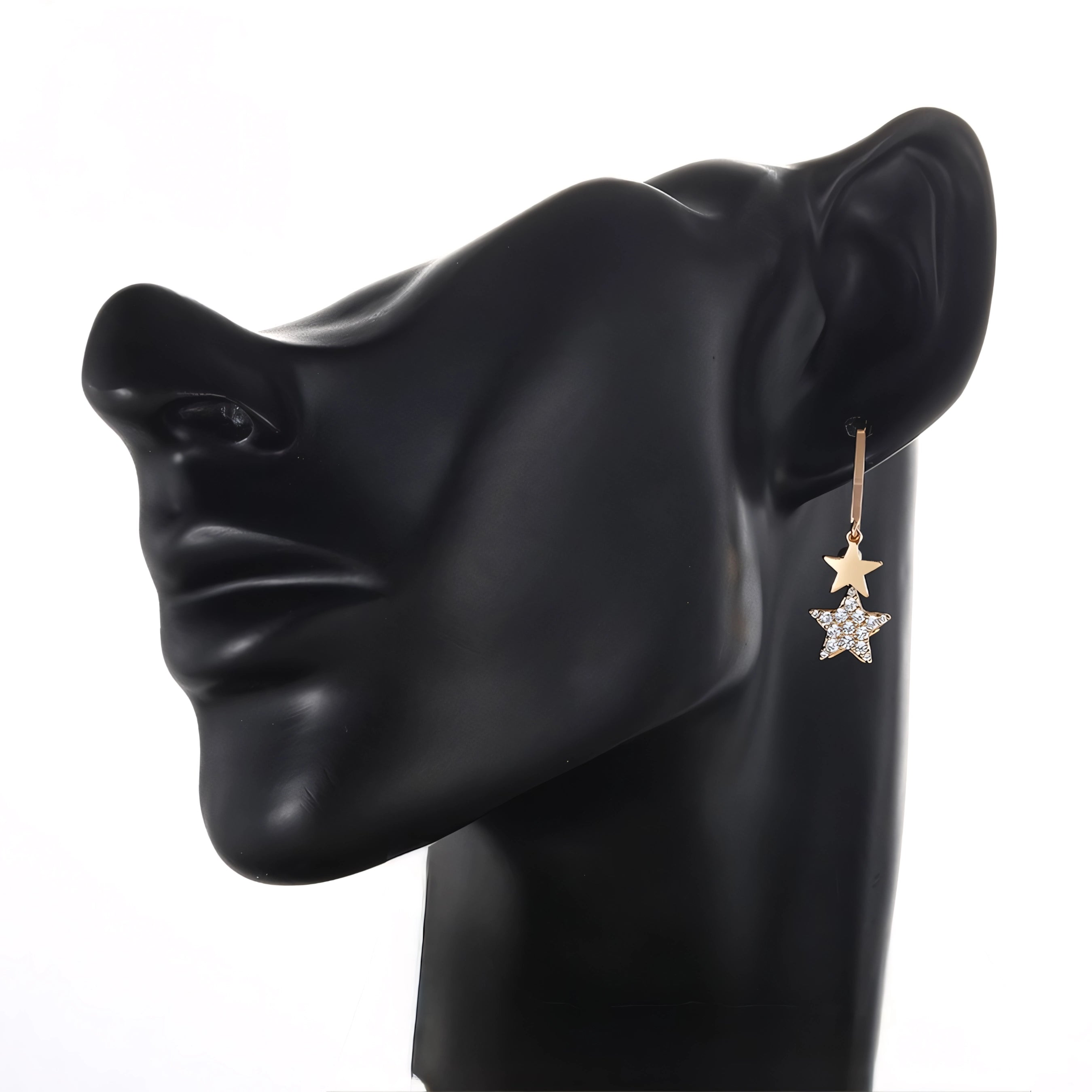 Arracada con Estrellas Colgantes en Oro Laminado 18K