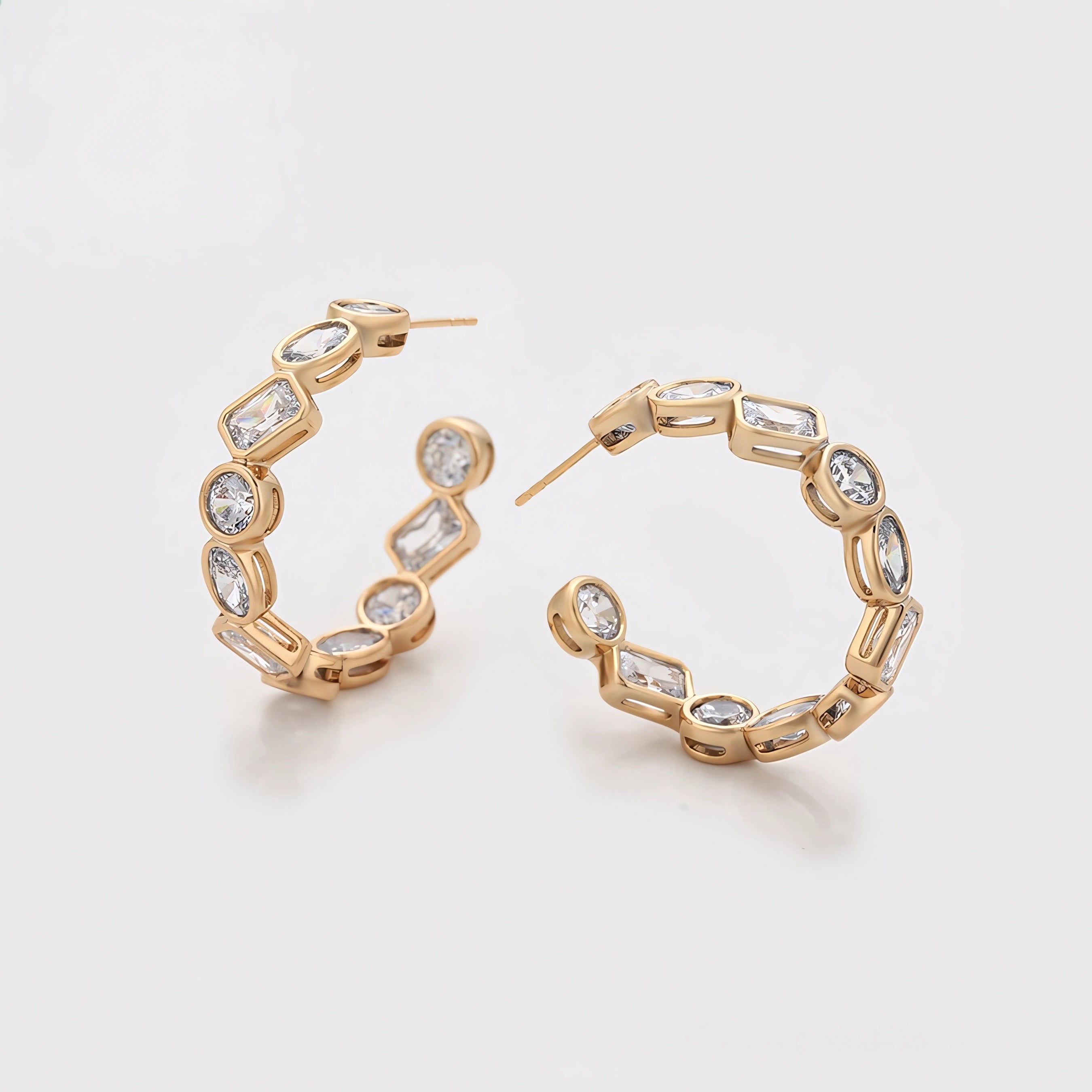 Arracada con Zirconias Oro Laminado 18K