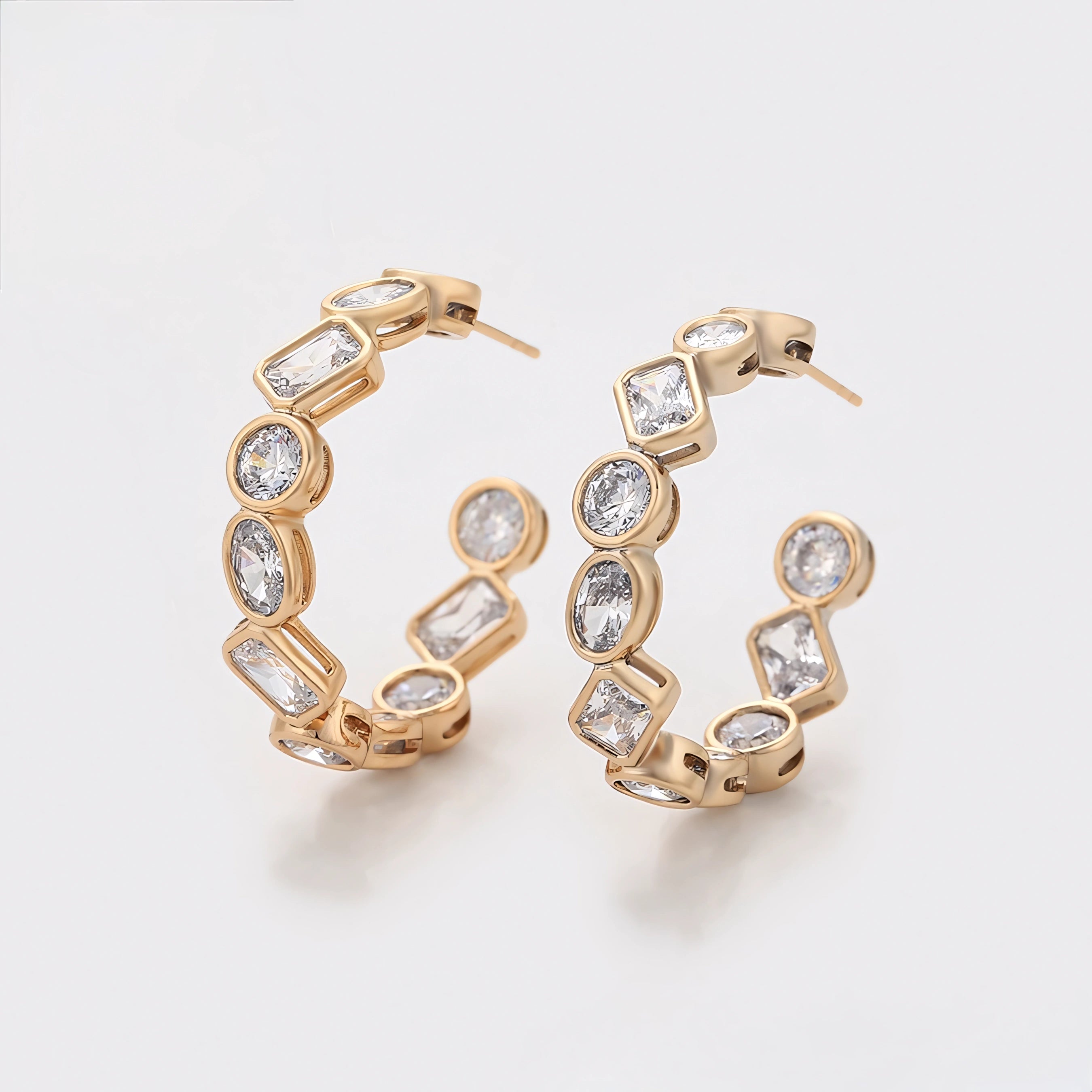 Arracada con Zirconias Oro Laminado 18K