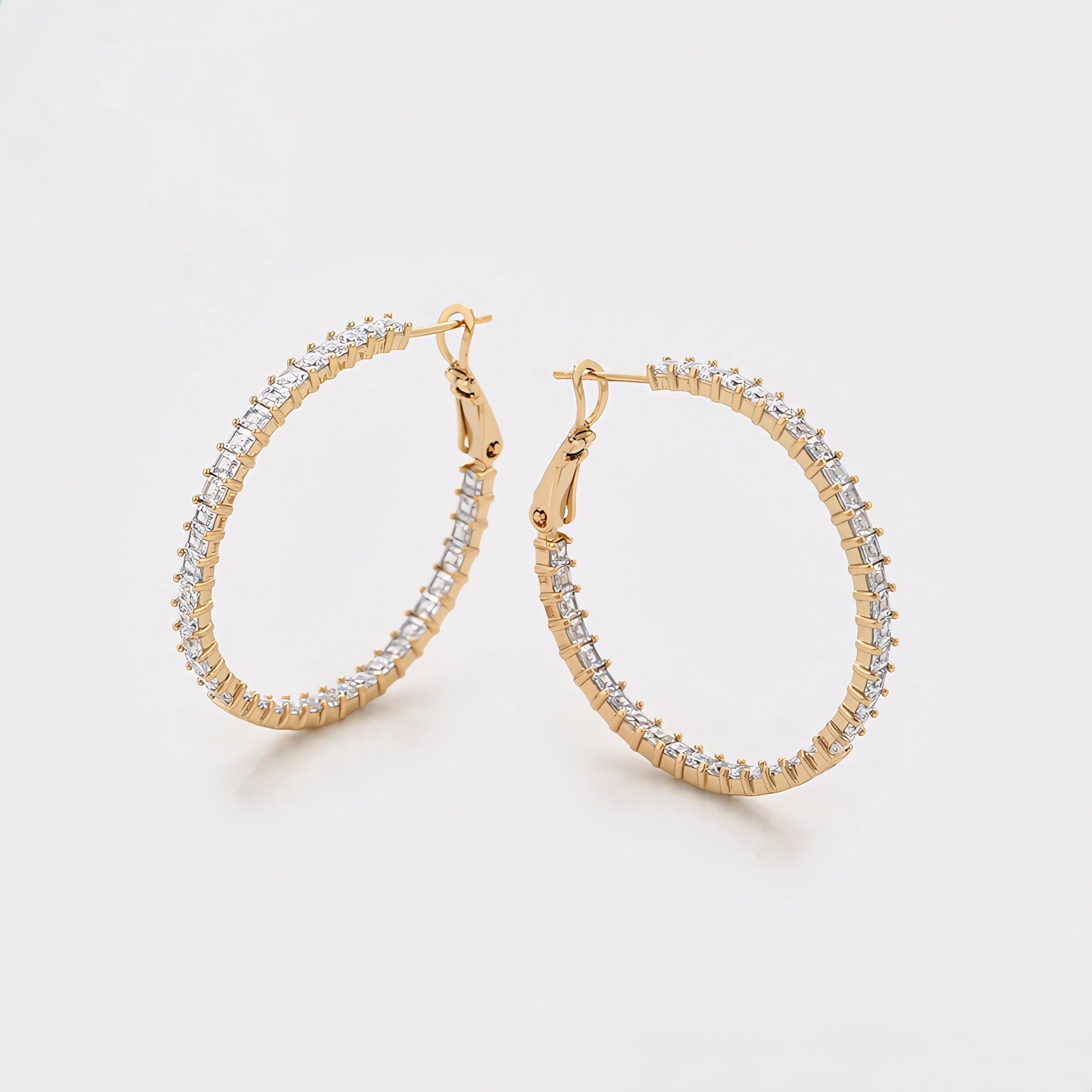 Arracada Deluxe con Zirconias Oro Laminado 18K