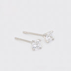 Broquel Mini Clásico con Zirconia Chapado en Platino