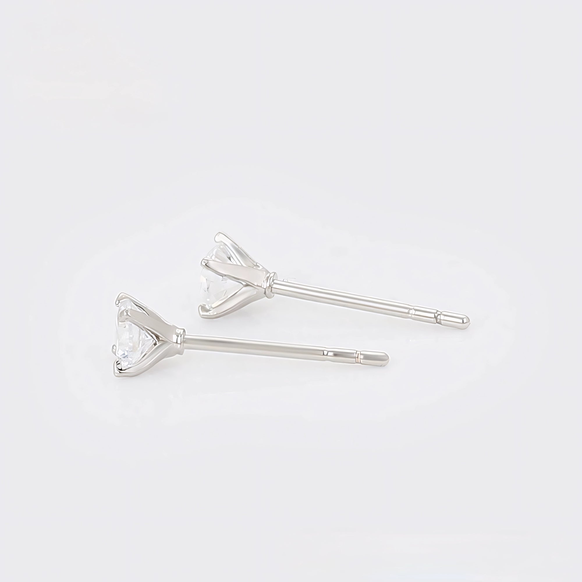 Broquel Mini Clásico con Zirconia Chapado en Platino