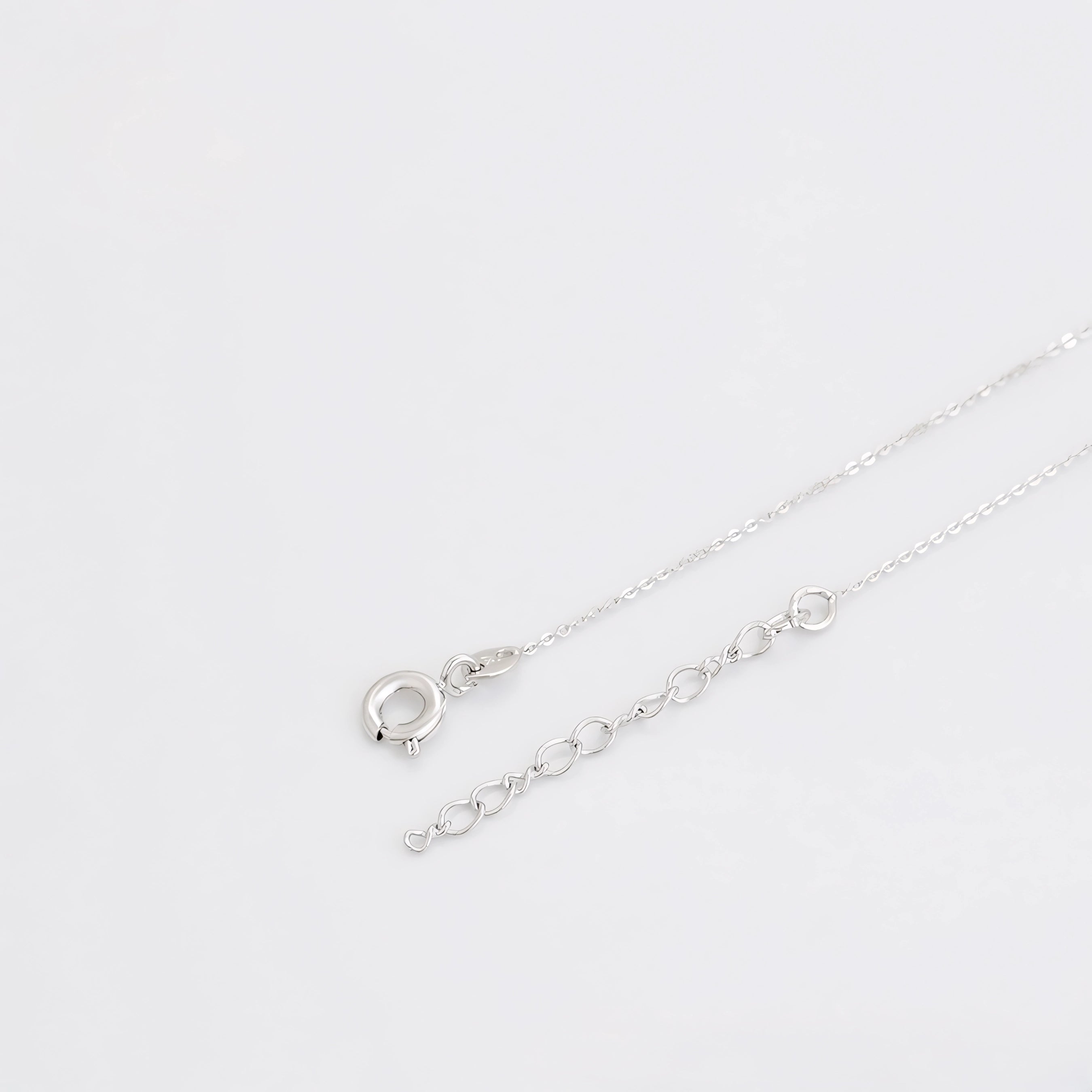 Collar Aura Espiral Con Zirconias Chapado En Platino